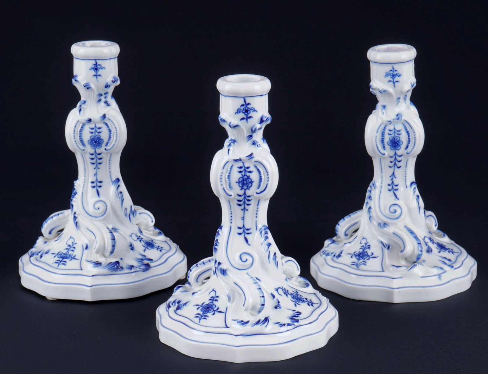 Meissen Blue Onion 3 candlesticks 1st choice, (1 of 4)