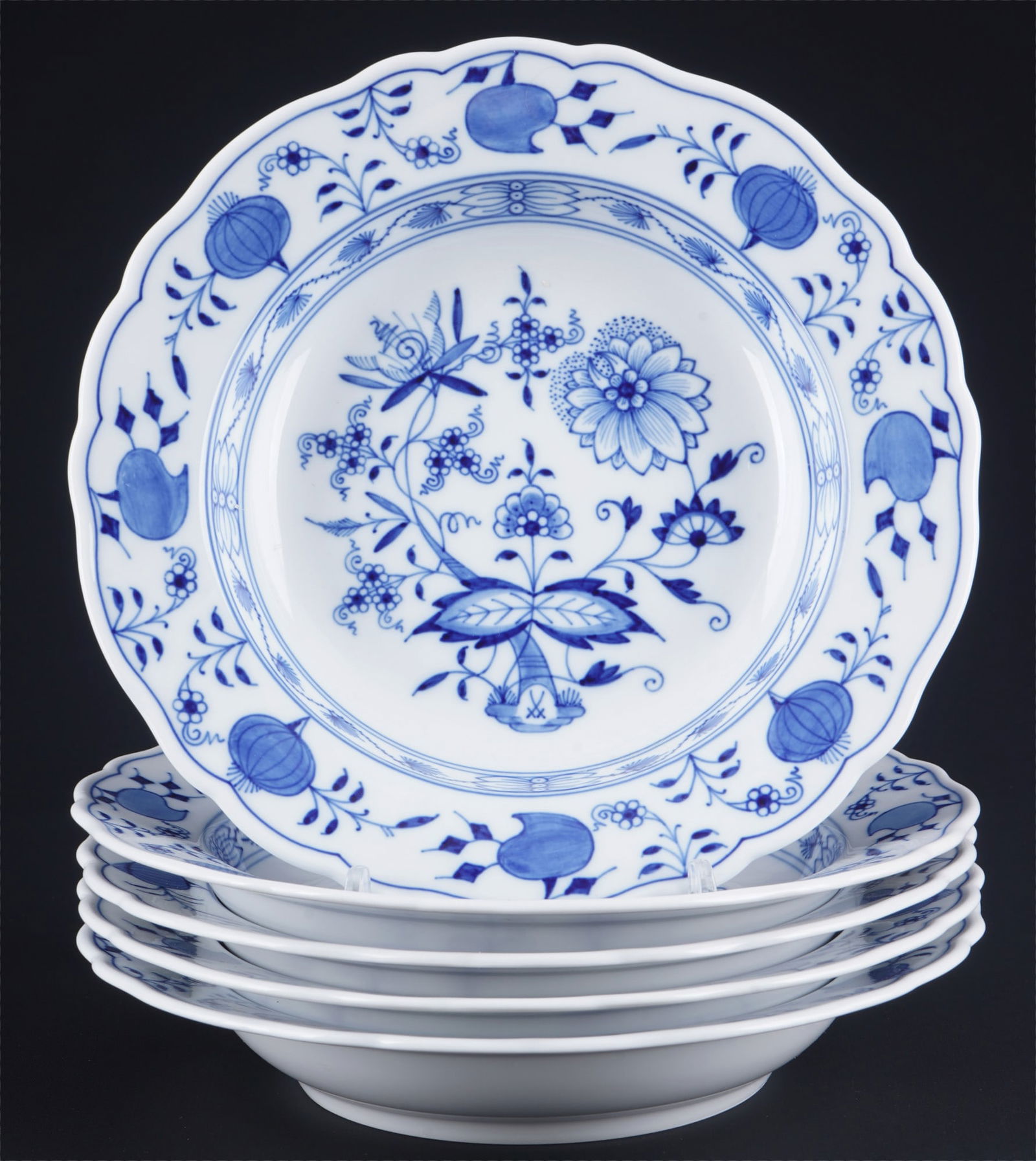 Meissen Blue Onion 5 soup plates 1st choice, (1 of 3)