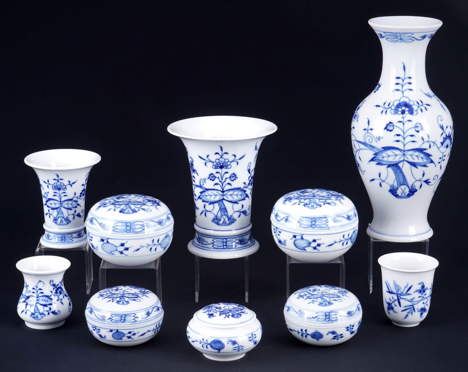 Meissen Blue Onion 5 vases and 5 lidded boxes, (1 of 8)