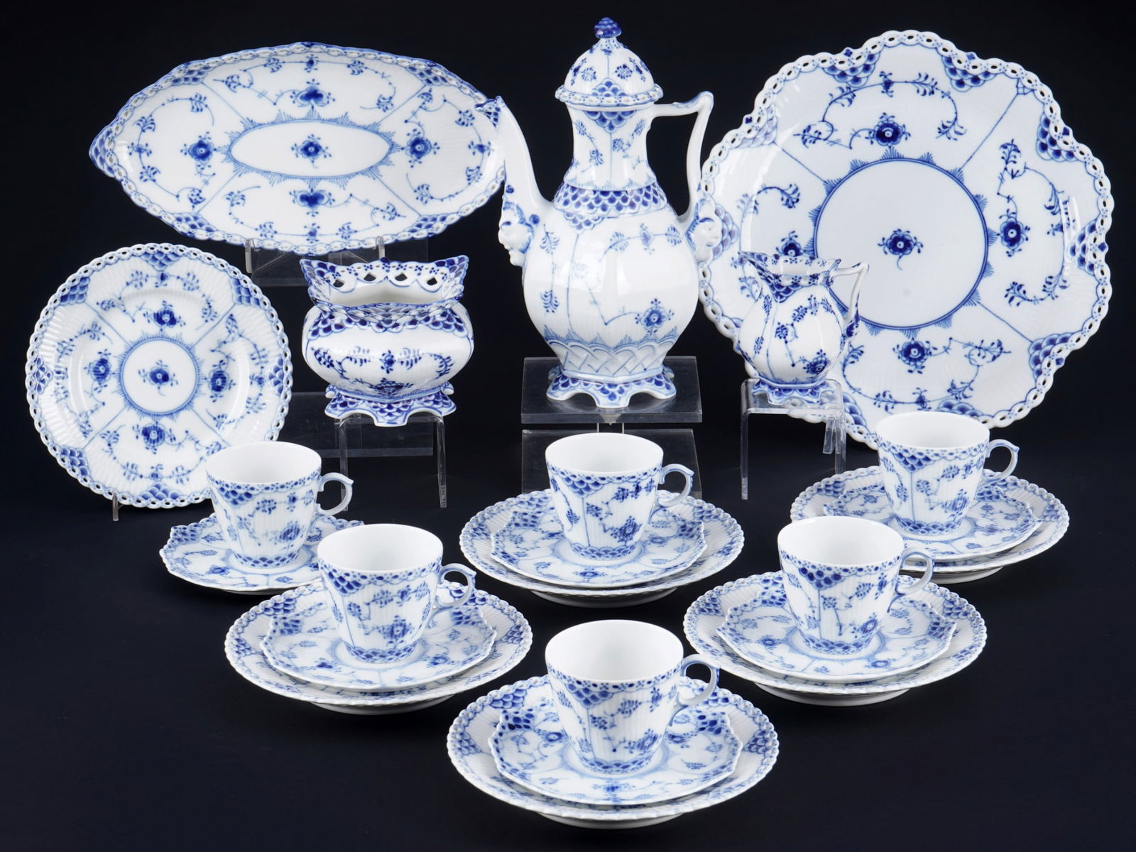 Royal Copenhagen Musselmalet Full Lace mocha service for 6 persons, (1 of 7)