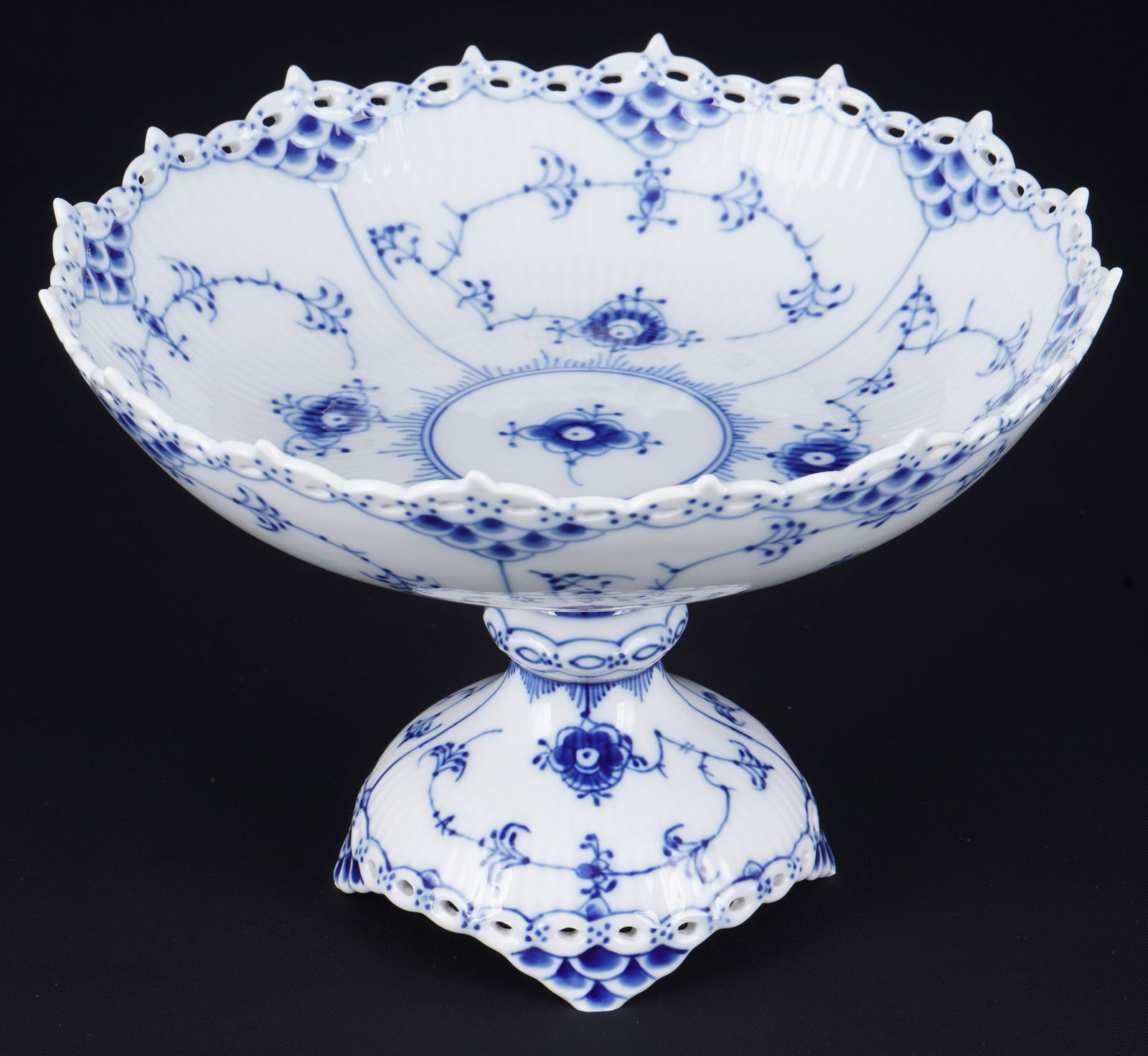 Royal Copenhagen Musselmalet Full Lace centerpiece 1020, (1 of 4)