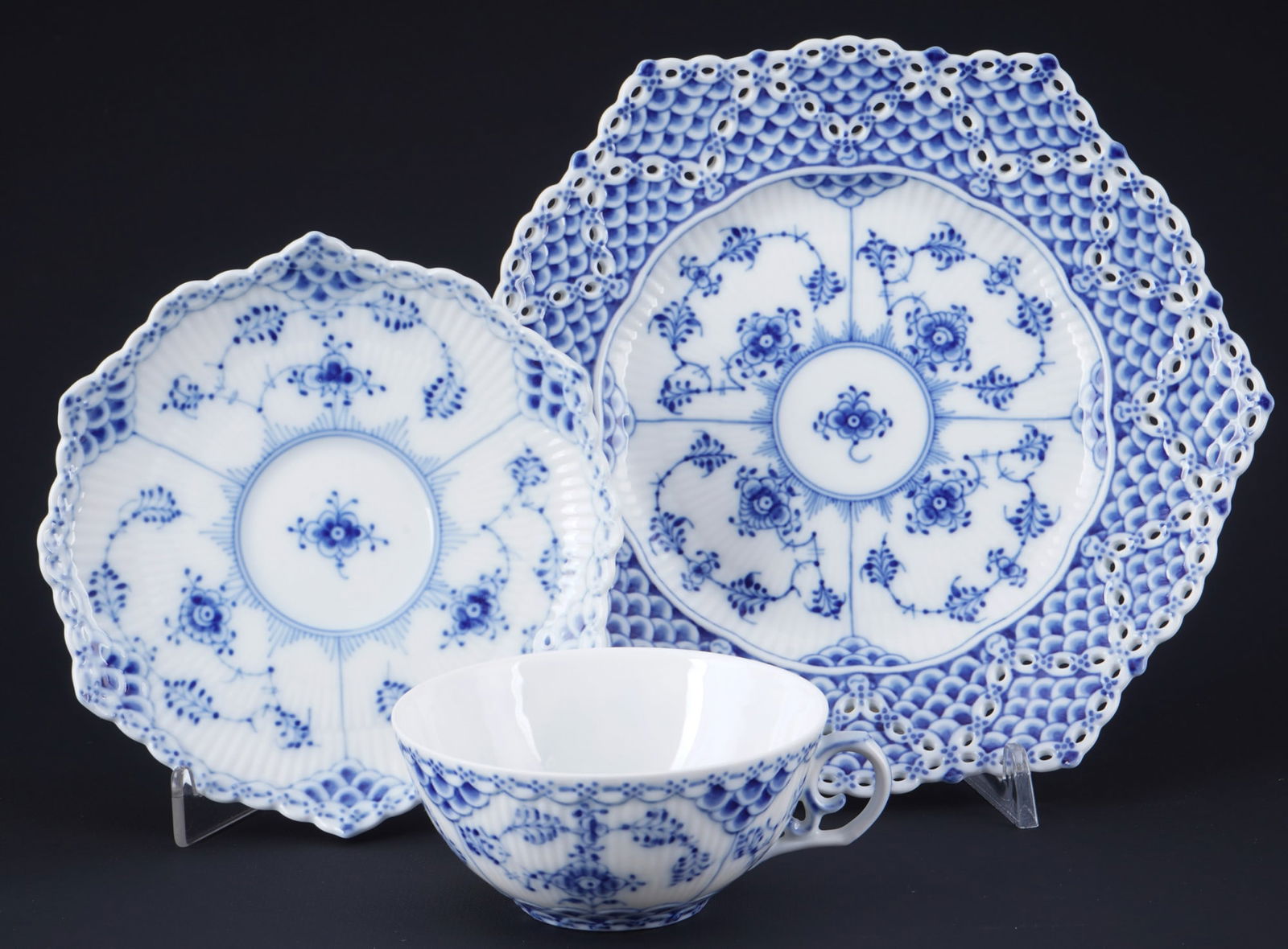 Royal Copenhagen Musselmalet Full Lace tea place setting 1130/1094, (1 of 5)