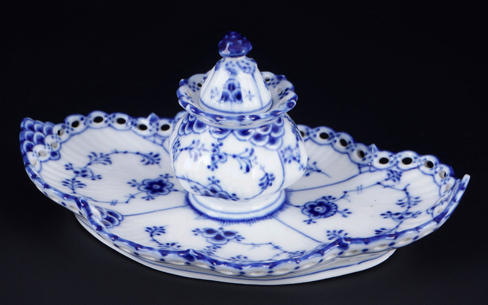 Royal Copenhagen Musselmalet Full Lace inkwell 1064, (1 of 6)