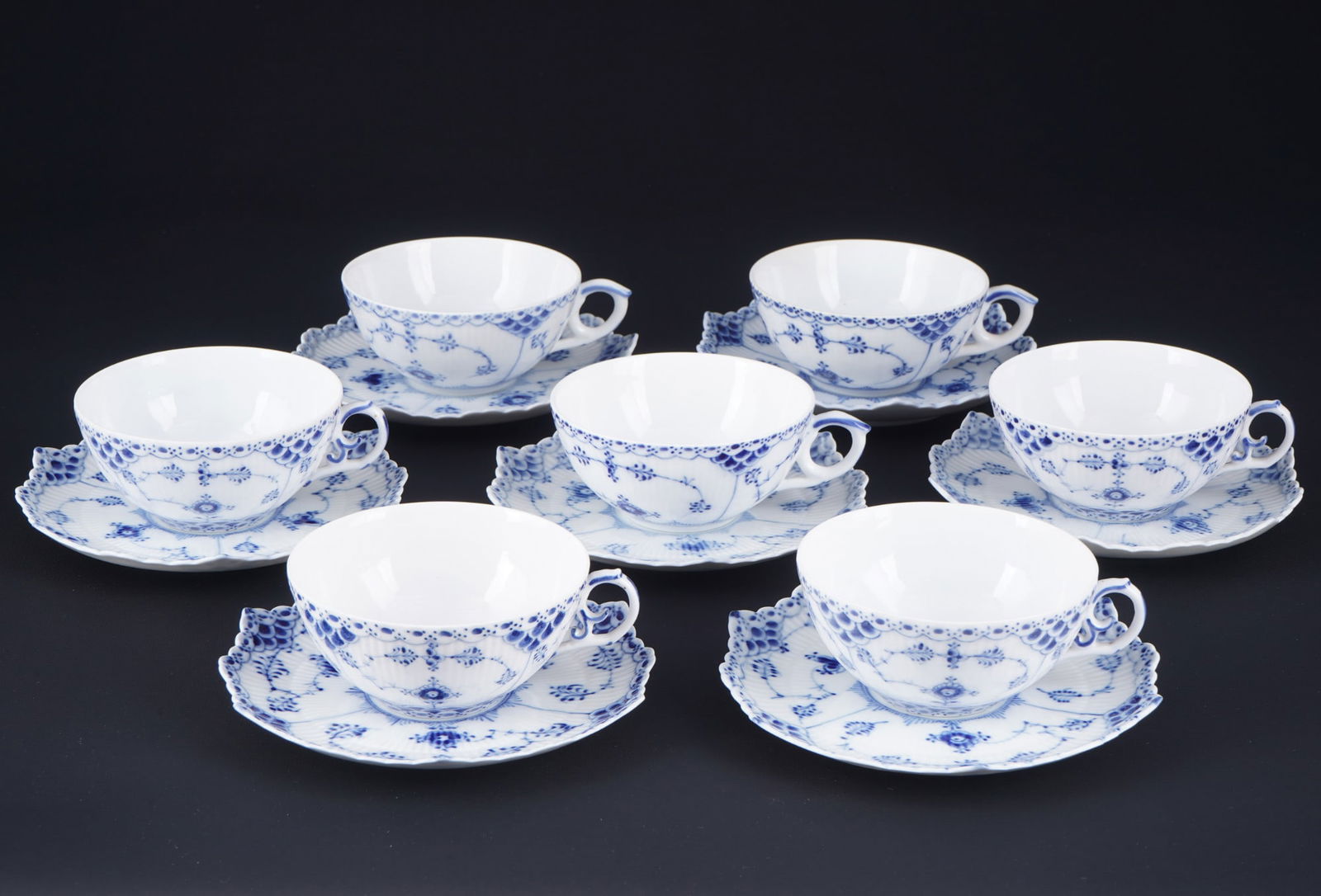 Royal Copenhagen Musselmalet 7 tea cups 525/1130, (1 of 3)