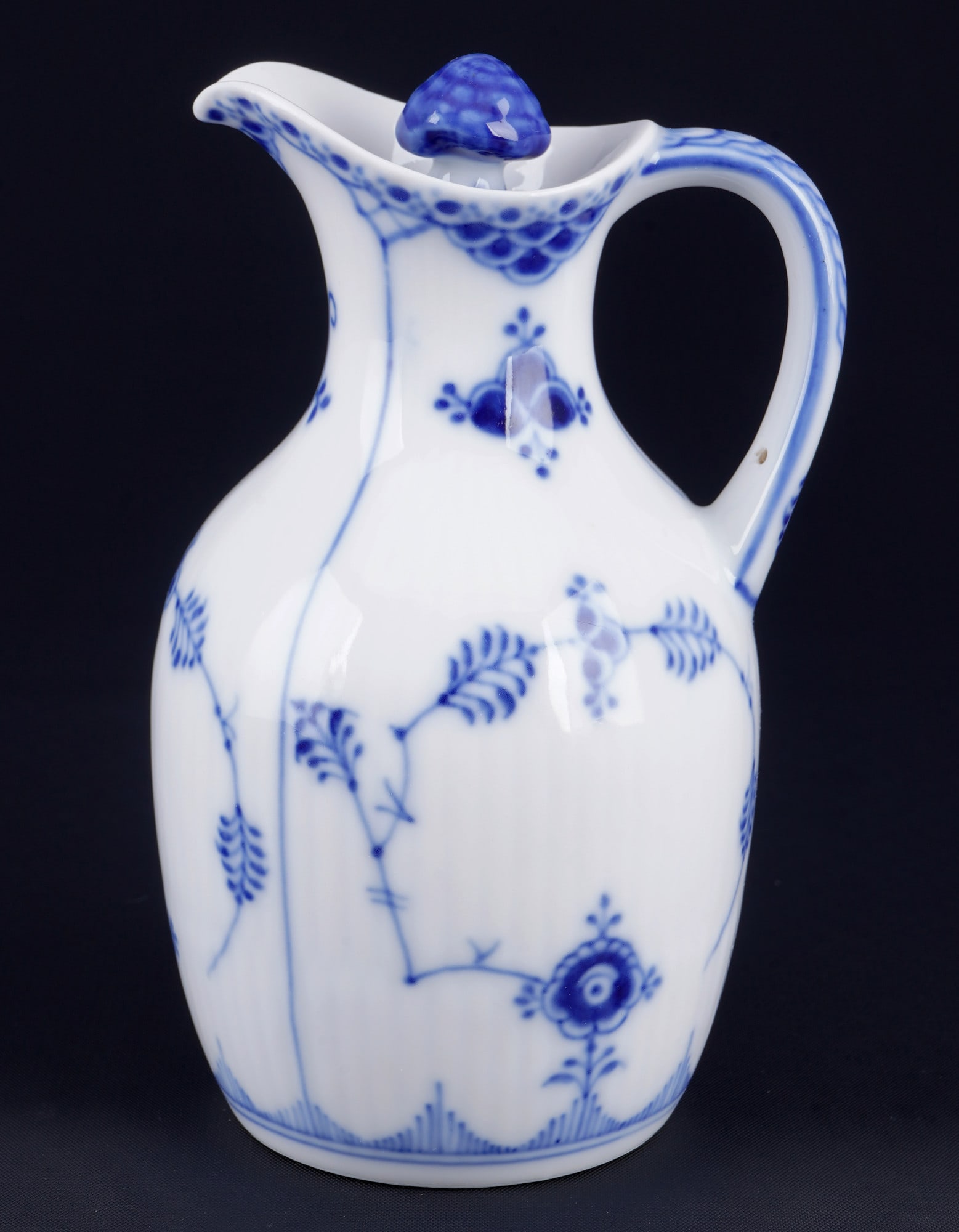 Royal Copenhagen Musselmalet vinegar jug, (1 of 6)