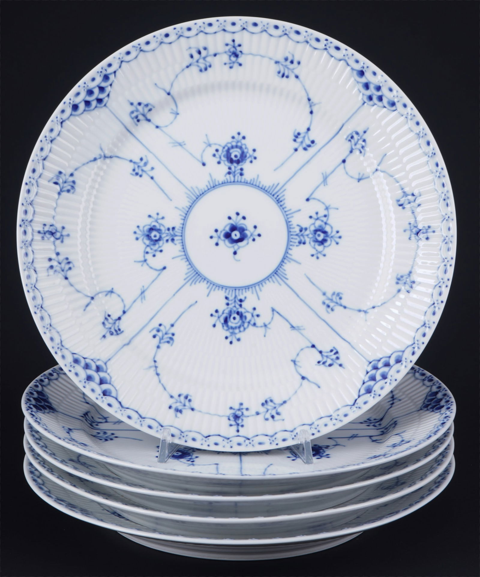 Royal Copenhagen Musselmalet 5 charger plates, (1 of 3)