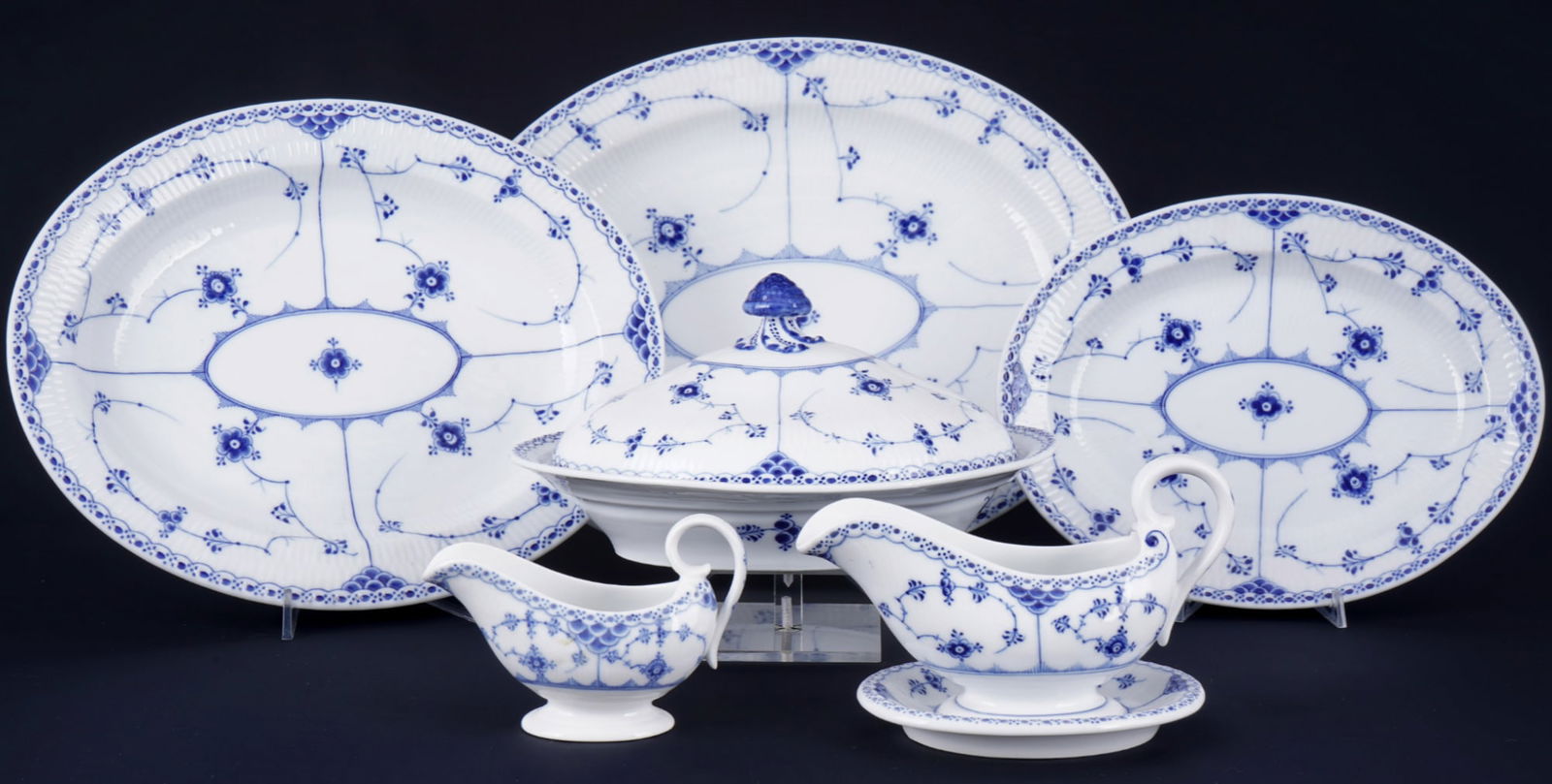 Royal Copenhagen Musselmalet dinner porcelain, (1 of 8)