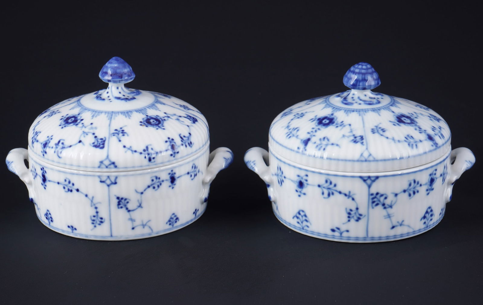 Royal Copenhagen Musselmalet / Strawflower 2 butter dishes, (1 of 4)