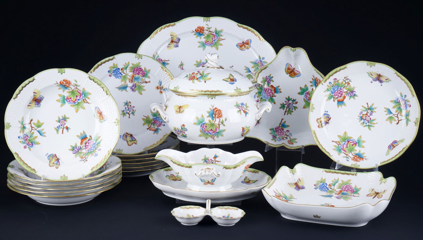 Herend Queen Victoria dinner service for 6 persons, (1 of 5)