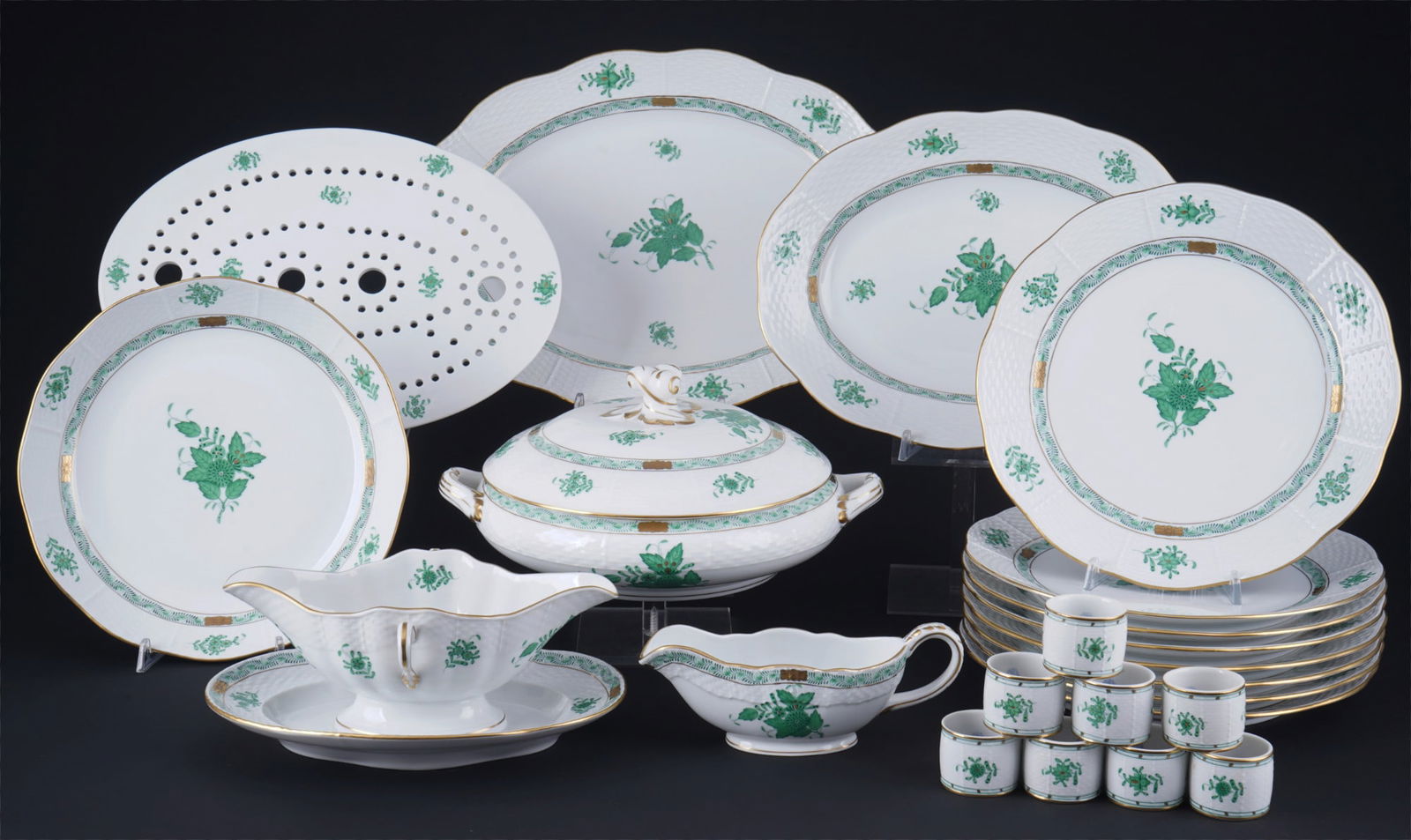 Herend Apponyi Vert dinner service for 8 persons, (1 of 12)