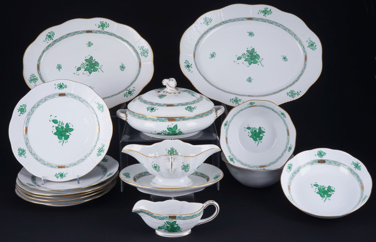 Herend Apponyi Vert dinner service for 6 persons, (1 of 5)