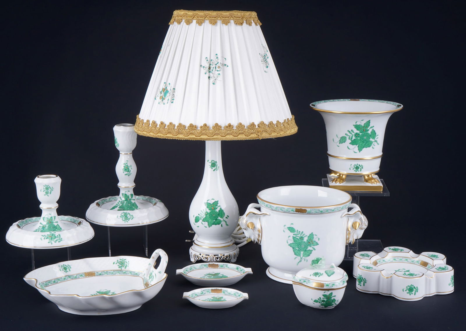 Herend Apponyi Vert 10-piece decorative porcelain,: porcelain, Hungary 20th century, blue company mark, decor AV Apponyi Vert, 1x table lamp #6735 H 25.5 cm x D 7.5 cm, 1x ram planter #7284 H 12 cm x W 19 cm x D 14 cm, 1x paw vase #6402 H 13 cm x D 14.