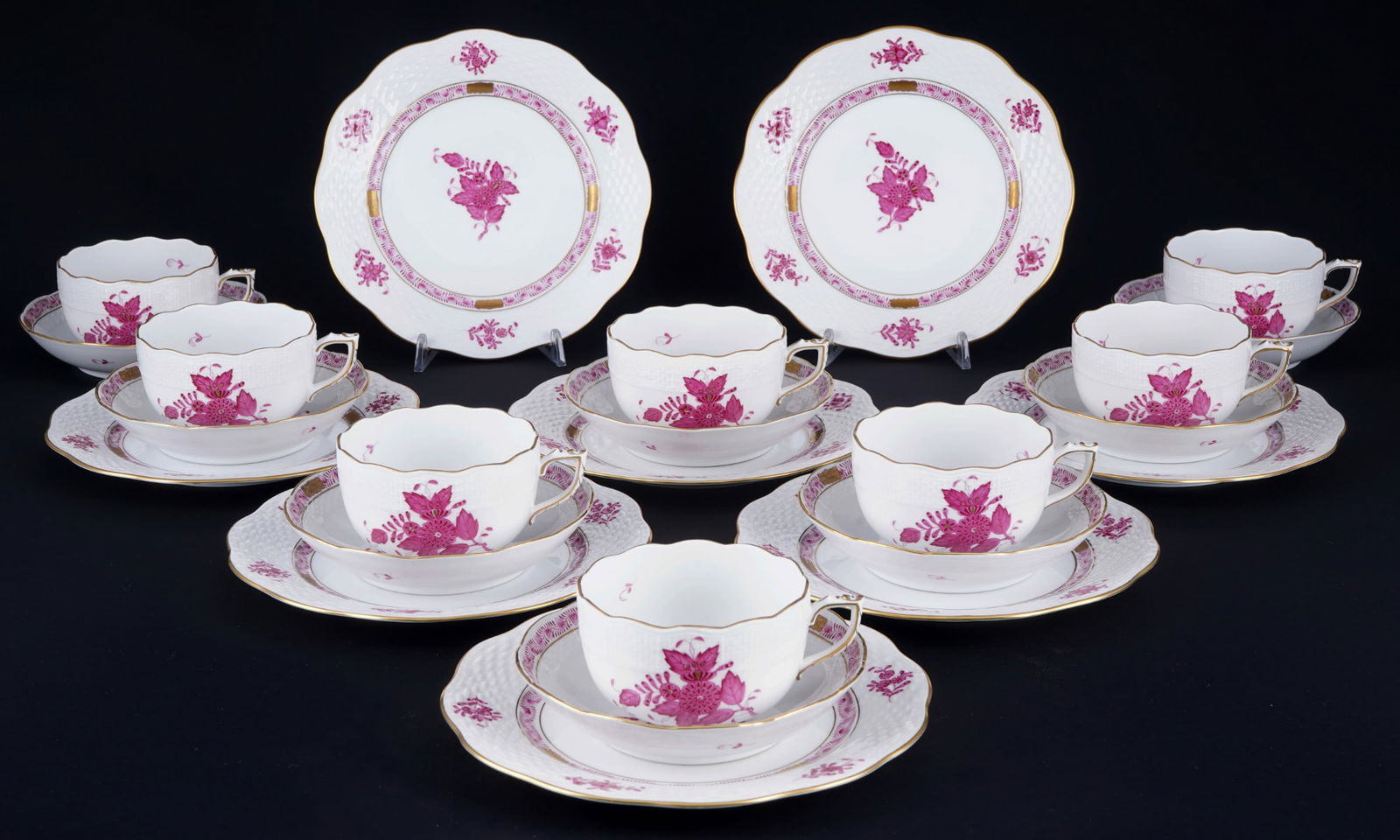 Herend Apponyi Purple 8 tea place settings,: 24-piece porcelain, Hungary, 20th century, blue company mark, AP Apponyi Purple decor, 8x tea cups #704 H 5.5 cm x D 9 cm, 8x saucers D 13.5 cm, 8x cake plates #517 D 19 cm