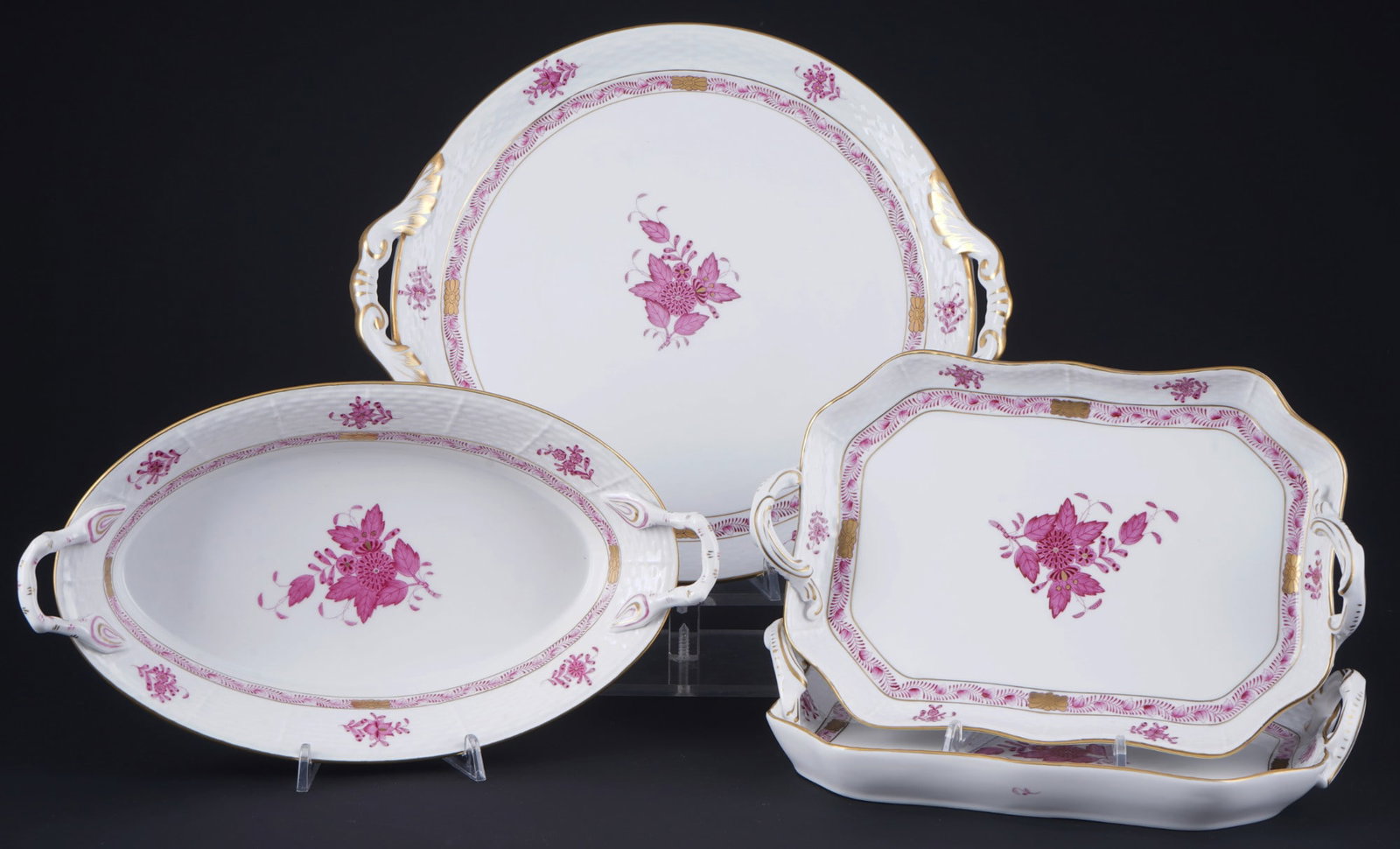 Herend Apponyi Purpur 3 bowls with tart dish,: porcelain, Hungary 20th century, blue company mark, decor AP Apponyi Purple, 2x handled bowls #422 H 5.5 cm x L 27 cm x W 17 cm, 1x handled bowl #380 H 7.5 cm x L 30.5 cm x W 17 cm, 1x tart dish #315
