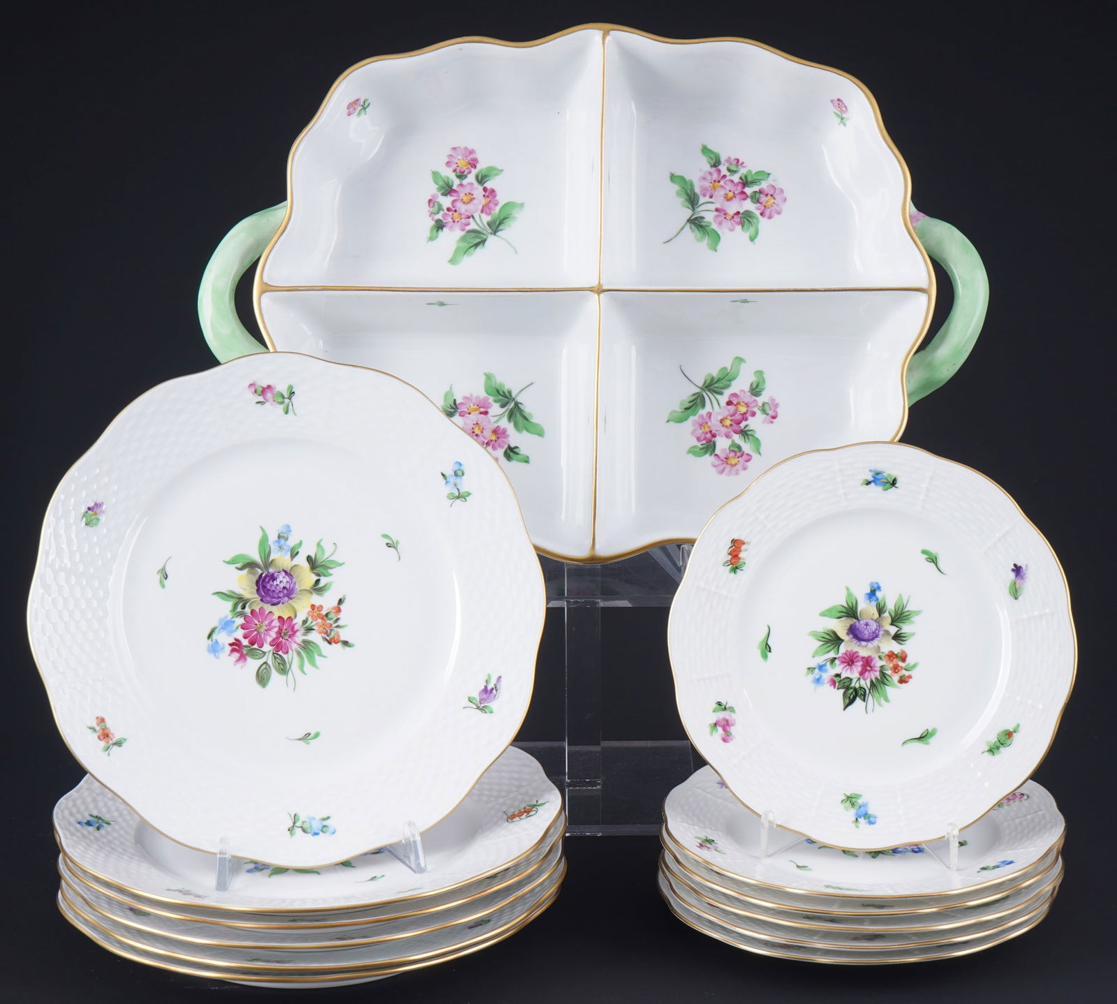 Herend Blume cabaret bowl with 6 cake plates and 6 dessert plates,: porcelain, Hungary 20th century, blue company mark including student mark, decor Flower / Bouquet, 1x cabaret bowl H 5 cm x L 33.5 cm x W 23.5 cm, 6x cake plates D 20.5 cm, 6x dessert plates D 16.5 cm