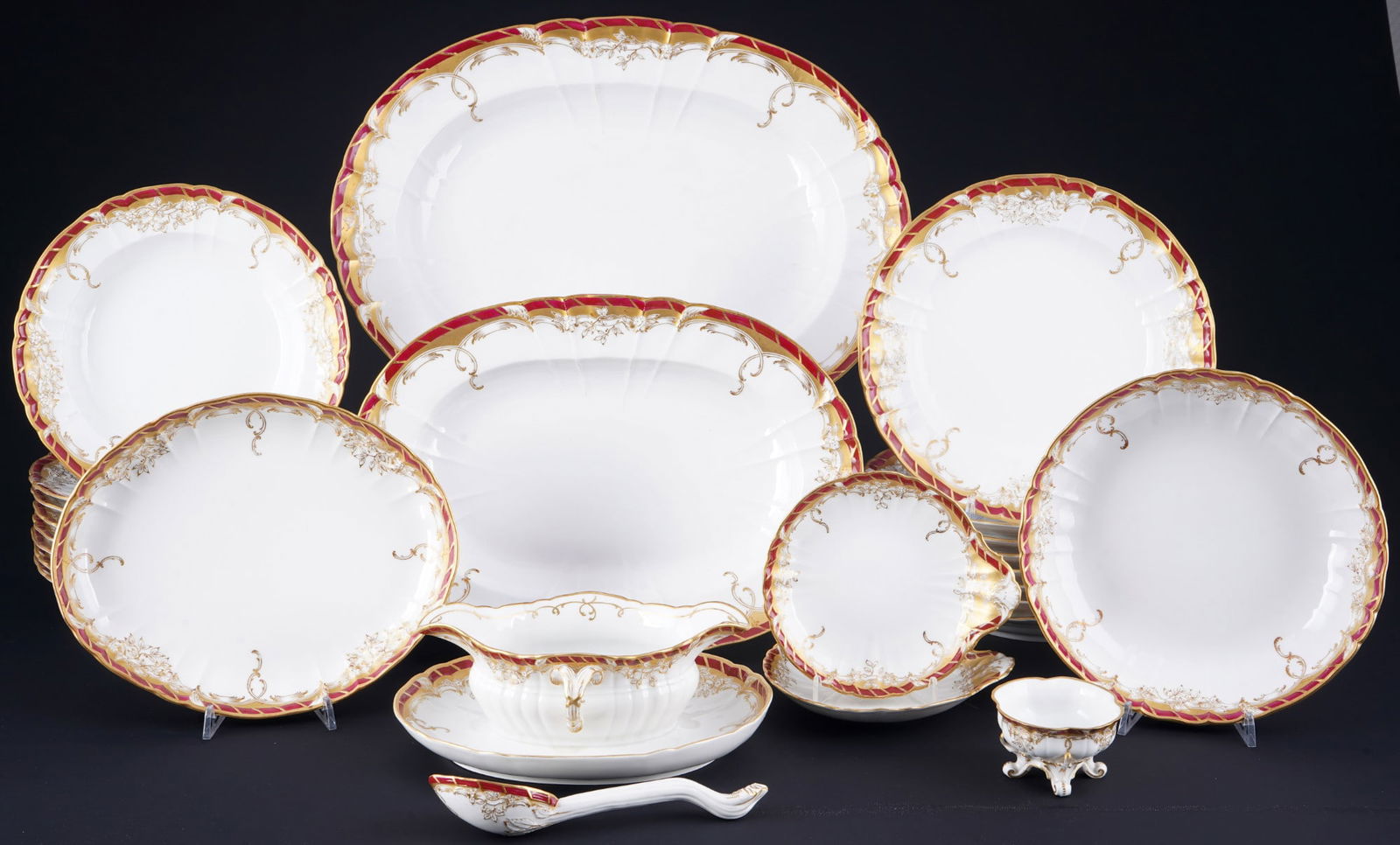 KPM Berlin Queen of Holland Purple dinner service for 8 persons, (1 of 7)