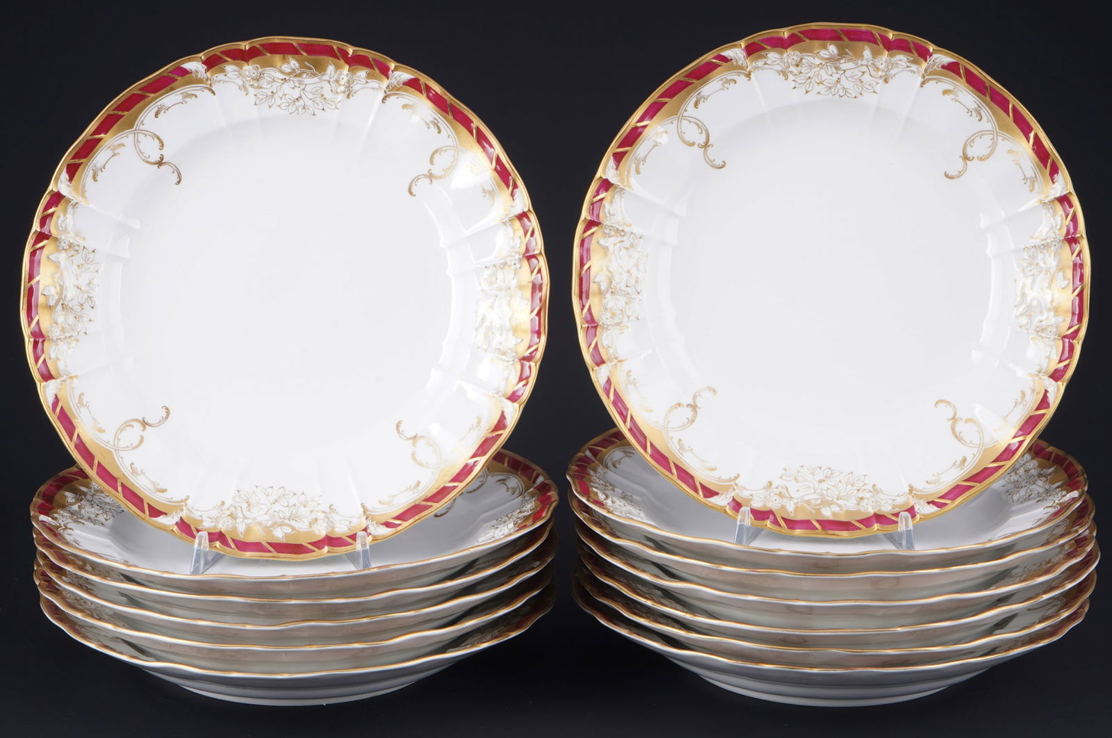 KPM Berlin Queen of Holland Purple 13 dinner plates,: porcelain, Royal Porcelain Manufactory Berlin, blue sceptre mark with red imperial orb, shape Rocaille, decor Queen Wilhelmine of Holland Purple, the decor was commissioned by Kaiser Wilhelm II as a w