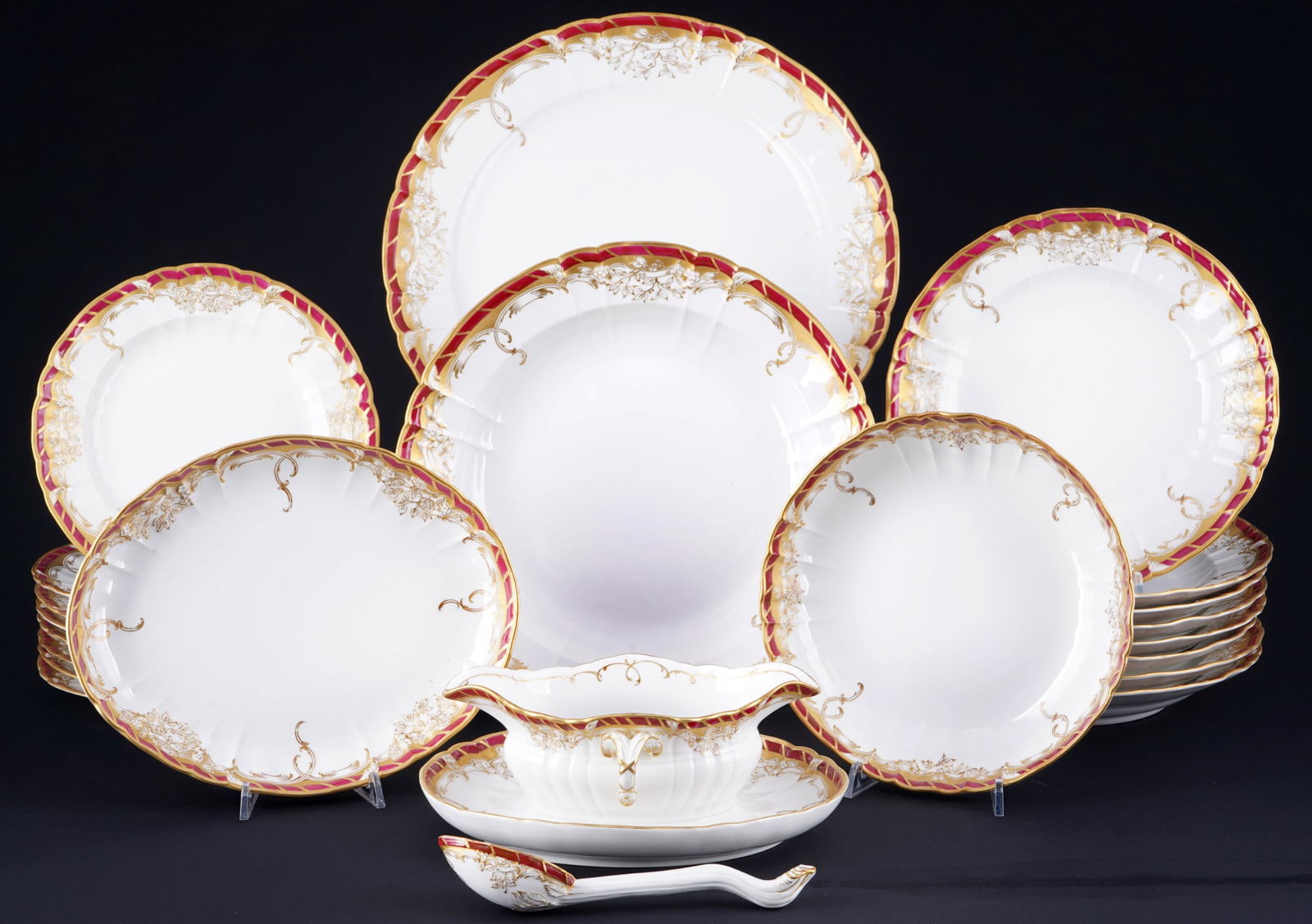 KPM Berlin Queen of Holland Purple dinner service for 8 persons, (1 of 6)