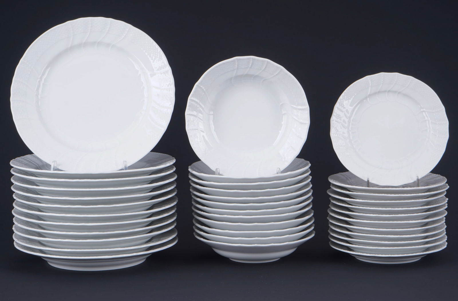 KPM Berlin New Ozier 12 cake plates with 12 dessert plates and 12 soup plates,: porcelain, Royal porcelain Manufactory Berlin, blue scepter mark, shape Ne w Ozier decor, 12x cake plates D 20 cm, 12x soup plates D 15 cm, 12x dessert plates D 14.5 cm