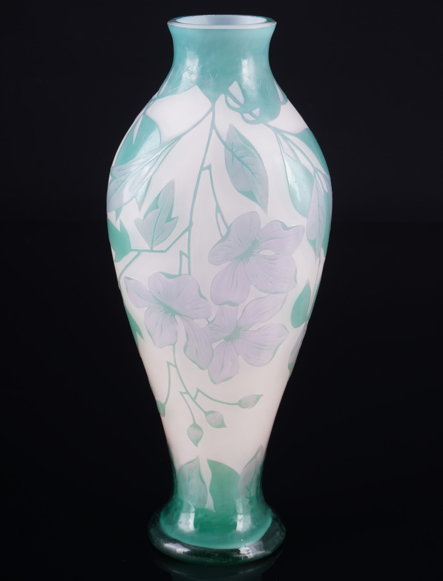 Loetz Widow art nouveau vase with clematis (1 of 6)