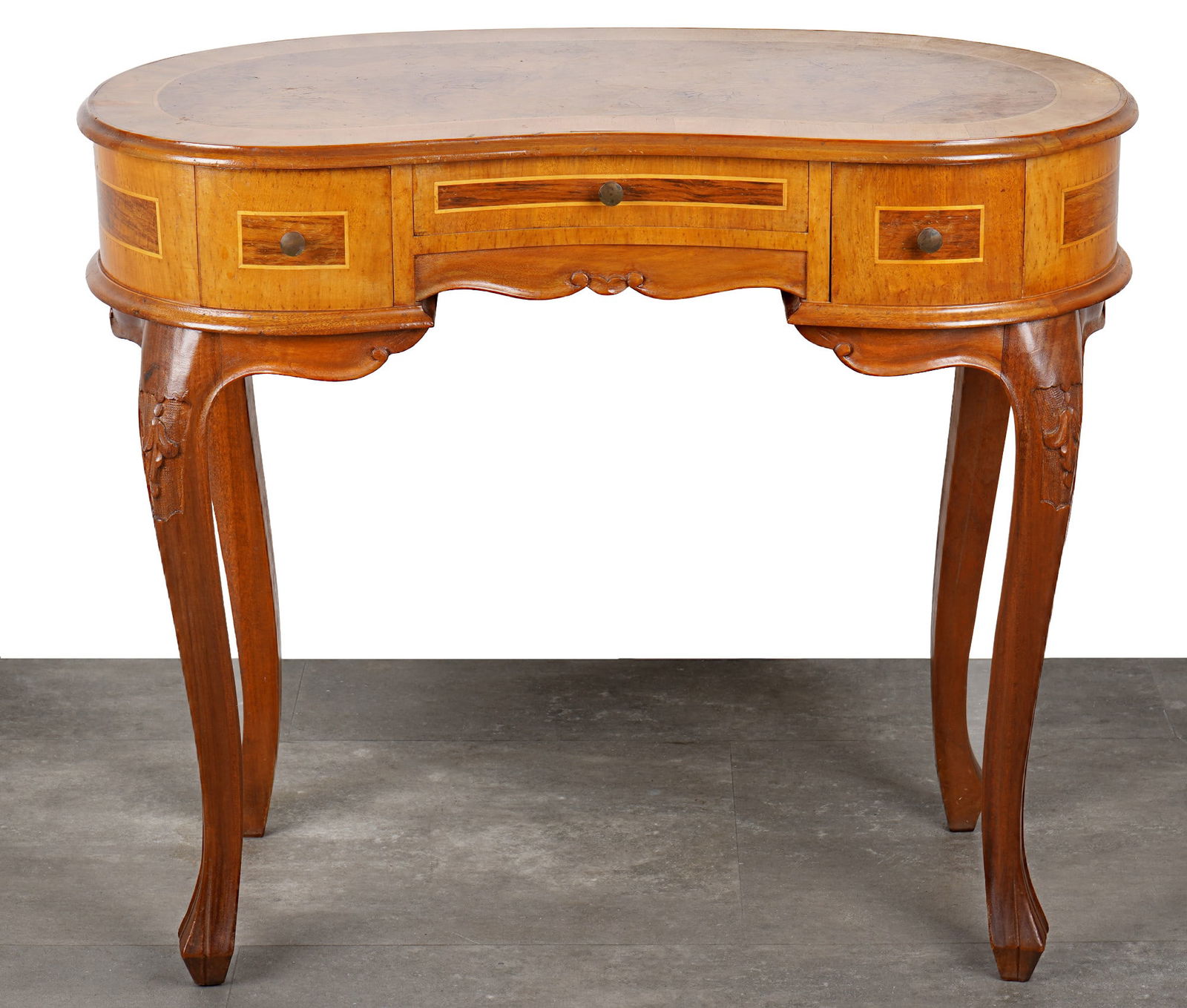 Ladies' desk / powderer (1 of 12)