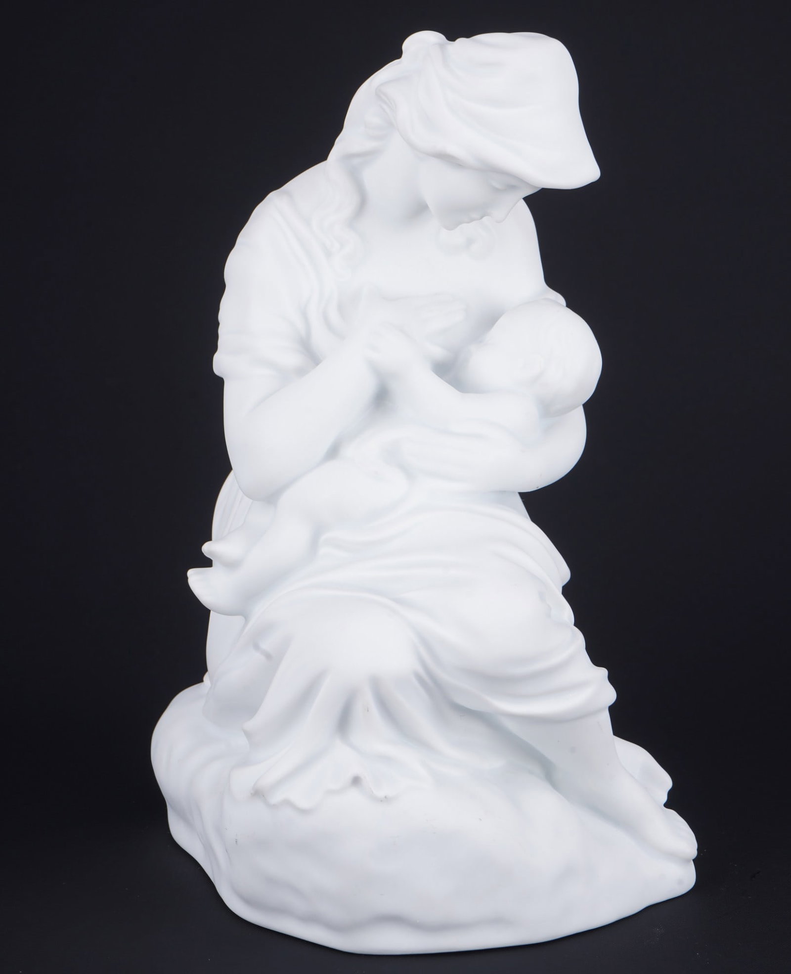 Herend White 7 figures, - 5