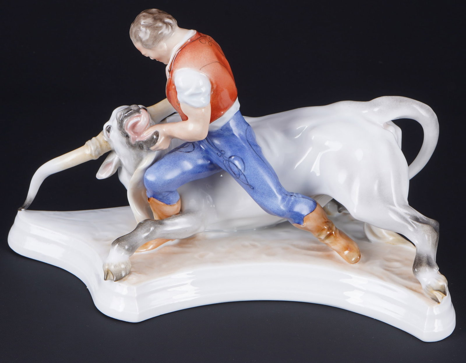 Herend Toldi and the Bull - J?nos ARANY,: porcelain, Hungary 20th century, blue company mark, with grinding strokes, Toldi and the bull (Toldi a bik?val) after J?nos ARANY (1817-1882), model no. 5476, H 17 cm x L 28 cm x D 15 cm