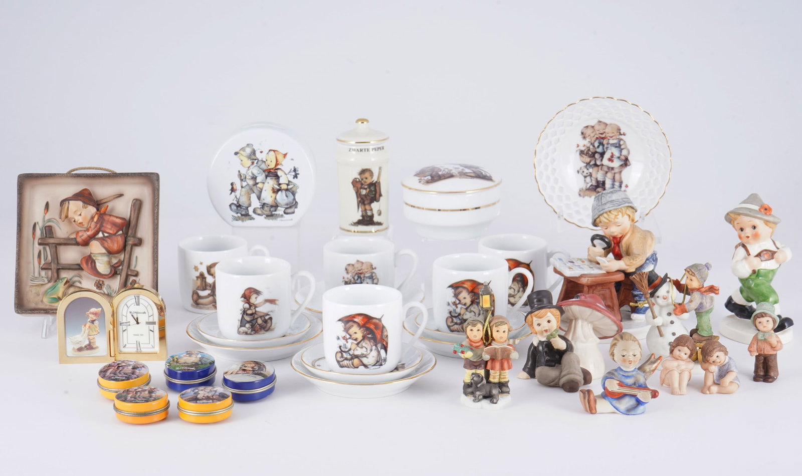 Hummel / Goebel 33-piece decorative set, (1 of 16)