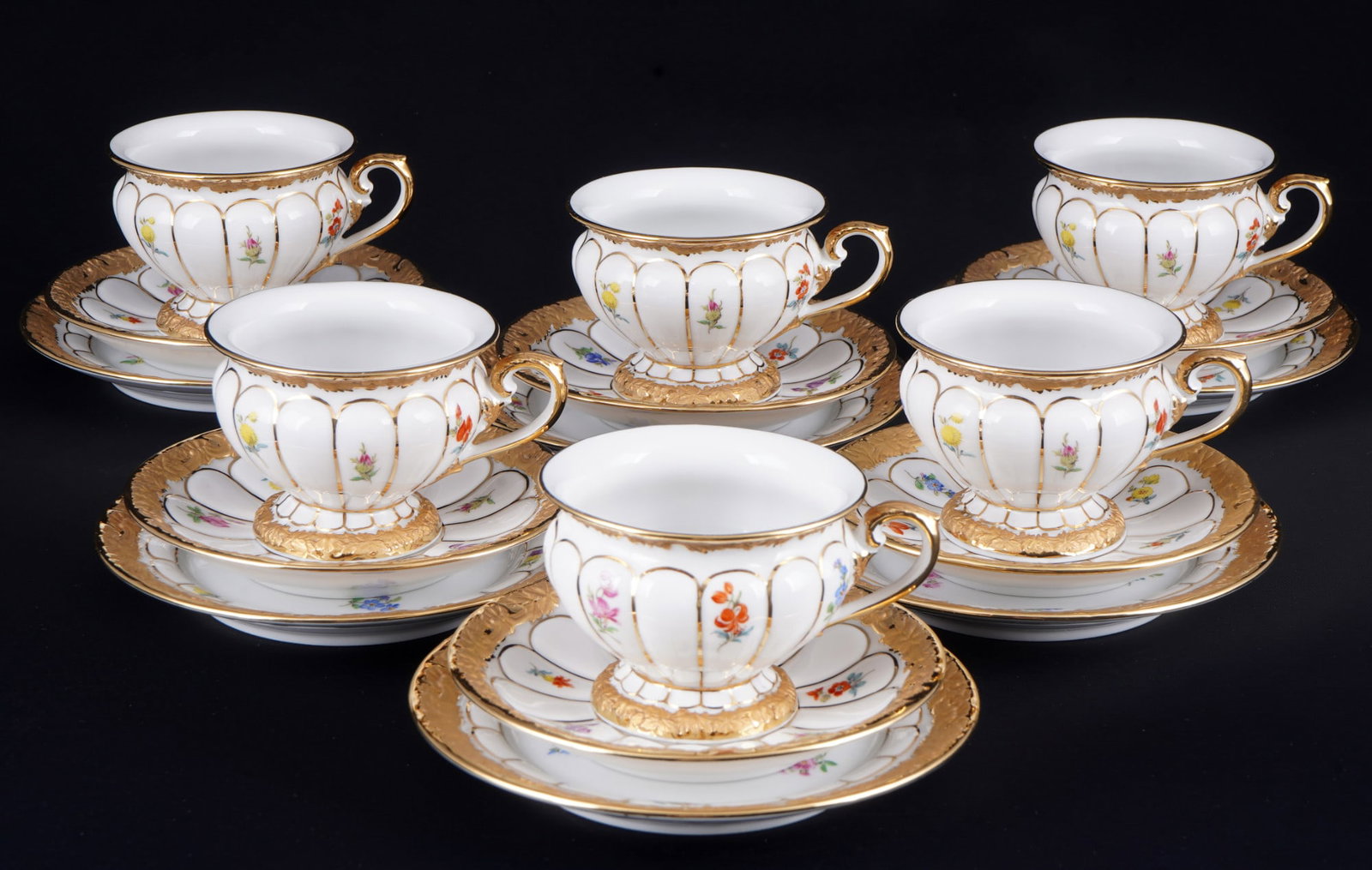 Meissen X-Form Strewn Flowers 6 mocha place settings, (1 of 4)