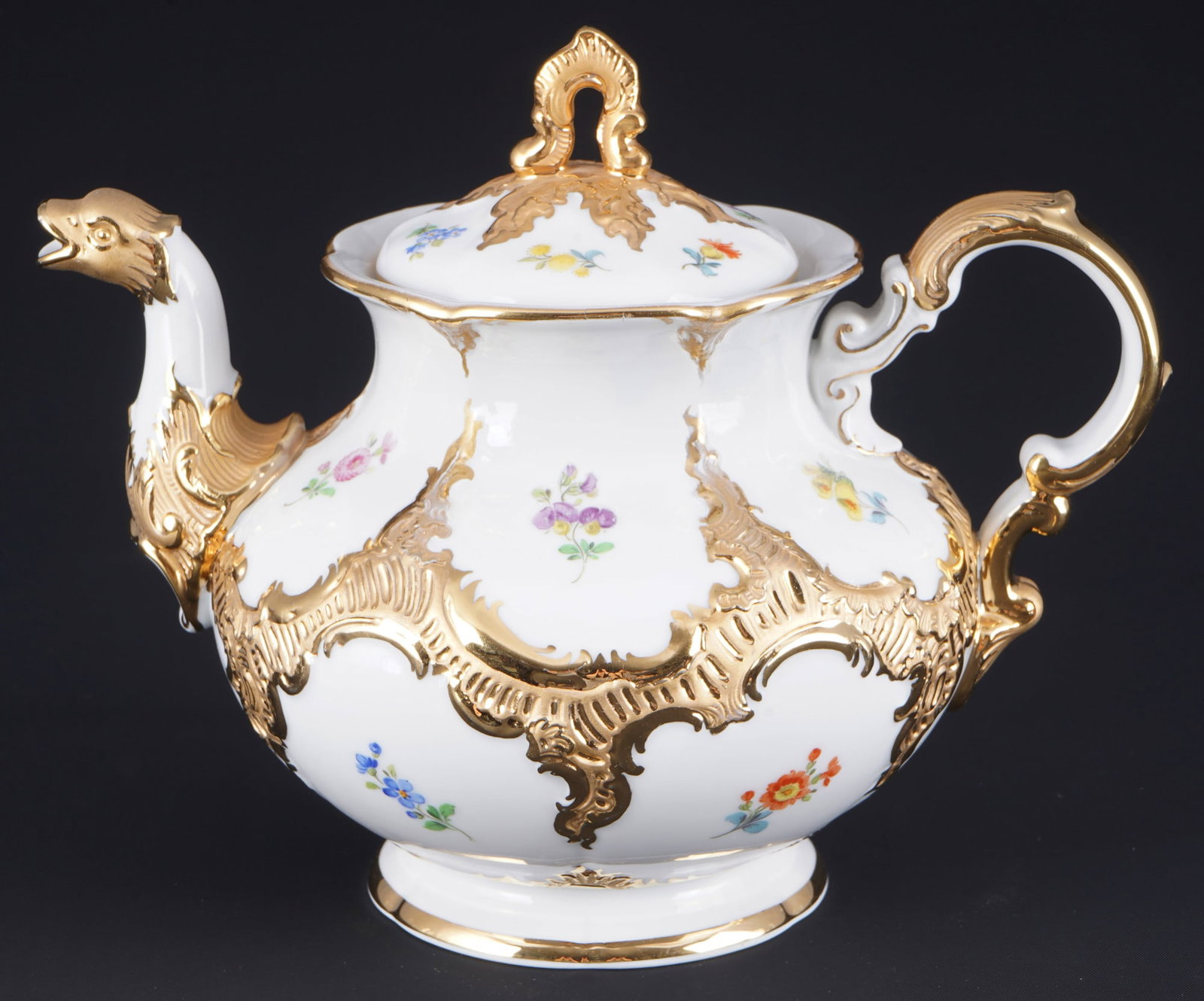 Meissen B-Form Strewn Flowers tea pot 1st choice, (1 of 9)