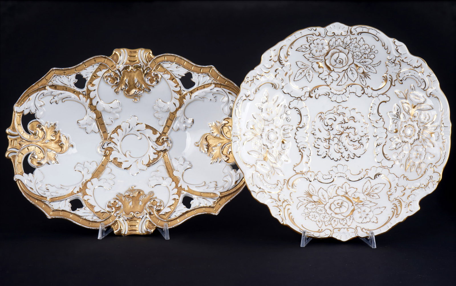 Meissen splendid bowls with floral-, ribbon- and leaf reliefs,: porcelain, blue sword mark 1st and 2nd choice, oval bowl Pfeiffer period 1924-1934, round bowl with grinding and white stroke, decor round bowl with bouquet relief / oval bowl with band and acanthus r