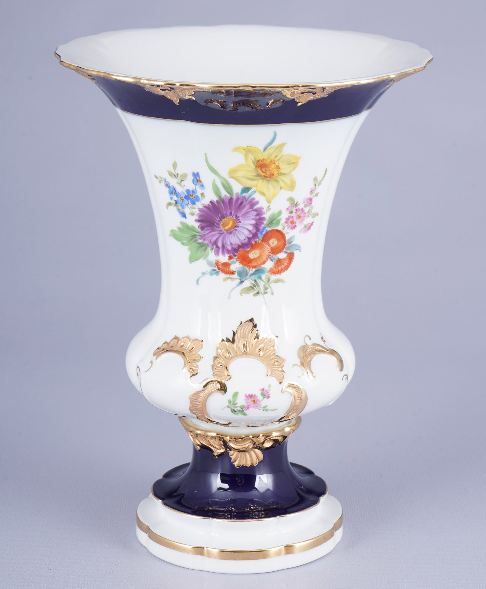 Meissen B-Form Flower Bouquet royal blue large splendid vase 1st choice, (1 of 5)