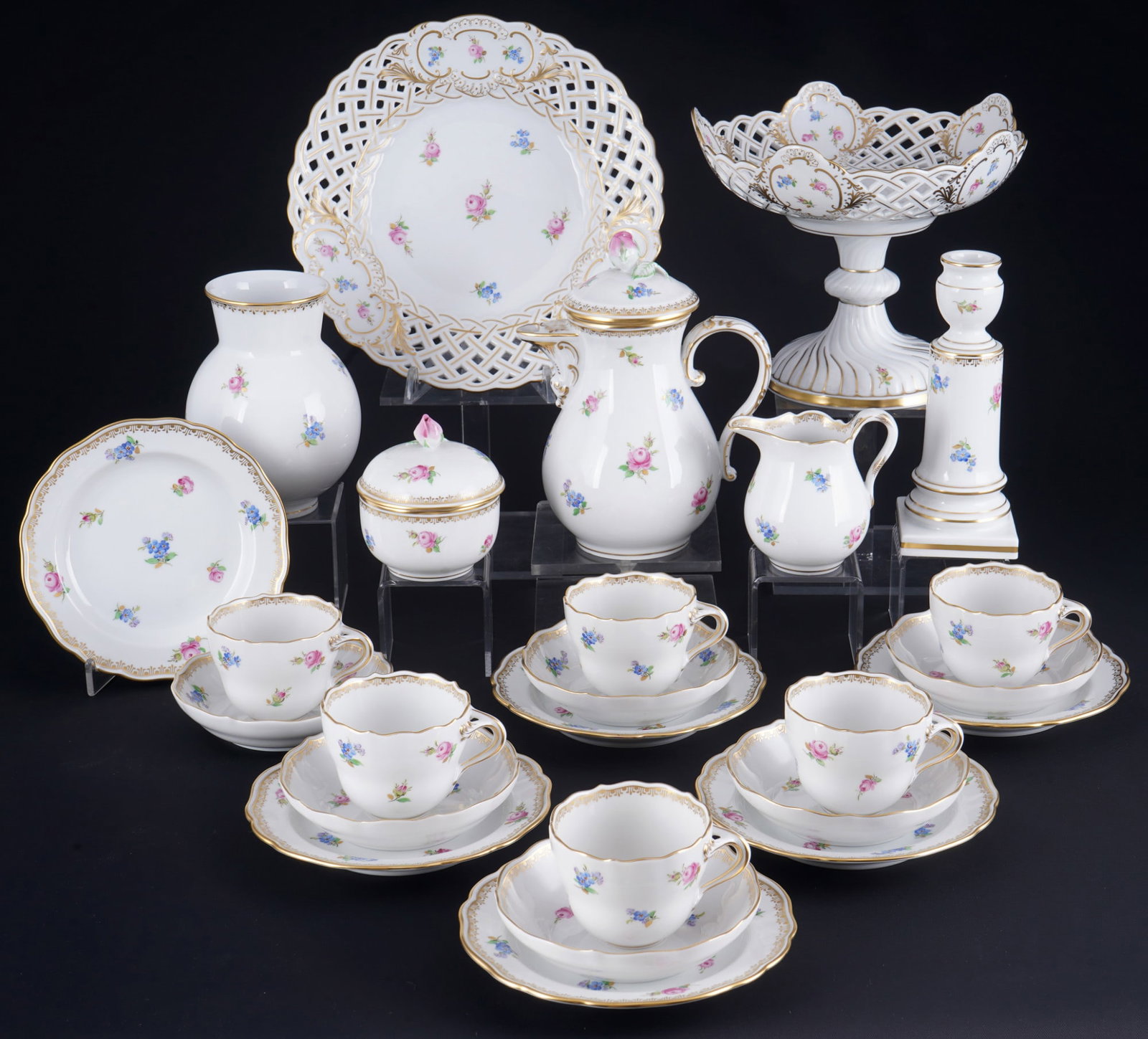 Meissen A-edge Strewn Roses & Forget-Me-Nots mocha service for 6 persons, (1 of 9)