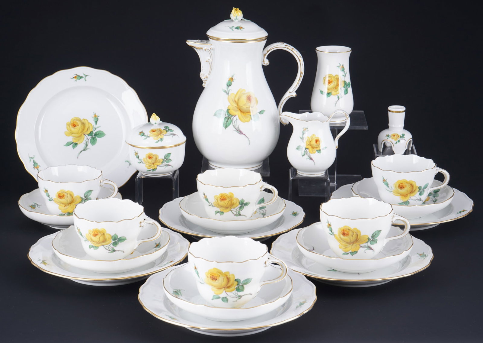 Meissen Yellow Rose coffee service for 6 people,: 23-piece porcelain, blue sword mark with two grinding strokes 2nd choice and once 1st choice, decor Yellow Rose, 1x coffee pot H 24 cm x D 13 cm, 1x milk jug H 9.5 cm x D 7 cm, 1x sugar bowl H 9 cm x 