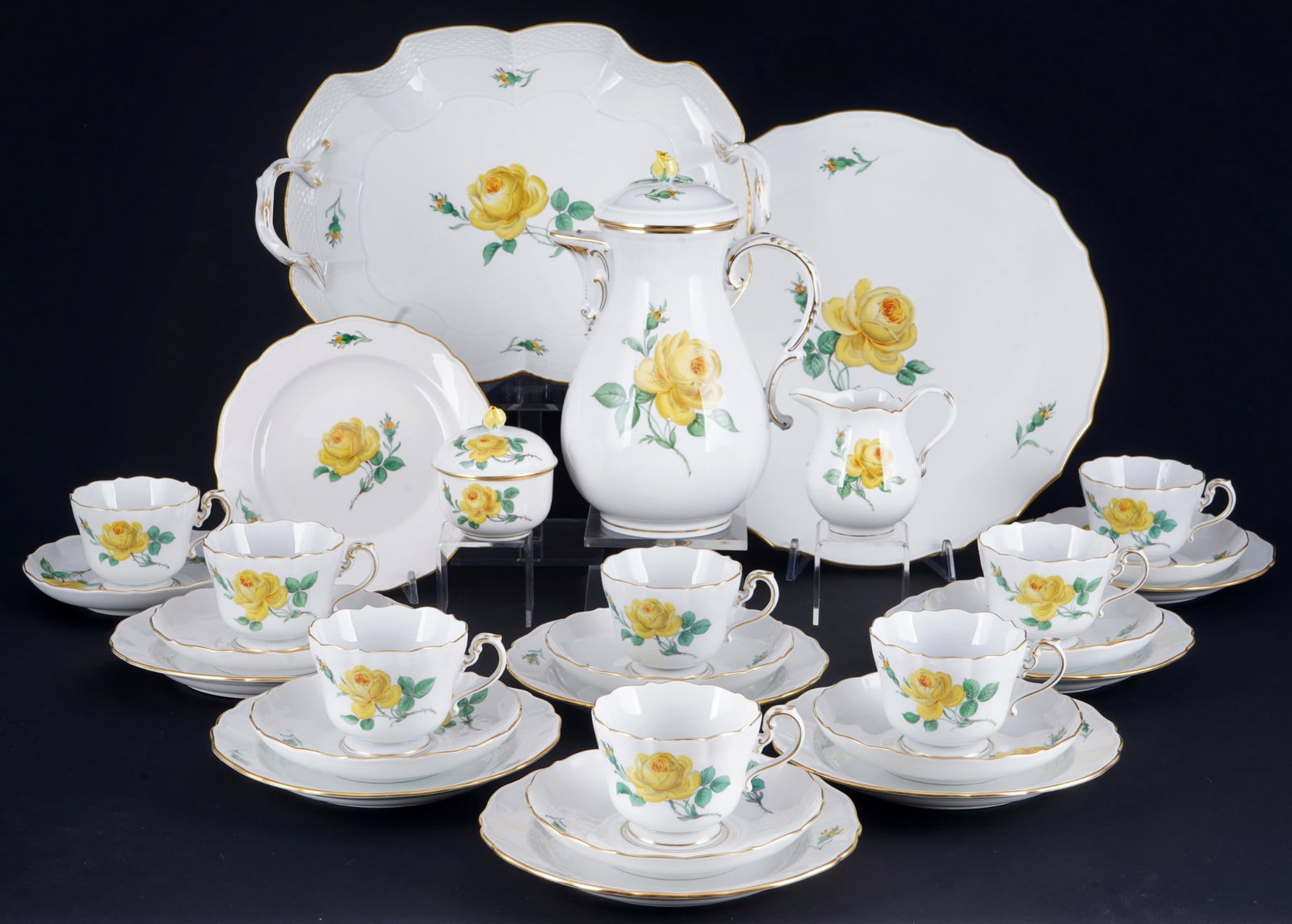 Meissen Yellow Rose coffee service for 8 persons,: 29-piece porcelain, blue sword mark with two grinding strokes 2nd choice, coffee pot and milk jug 1st choice, decor Yellow Rose, 1x coffee pot H 23.5 cm x D 12.5 cm, 1x milk jug H 9.5 cm, 1x sugar bow