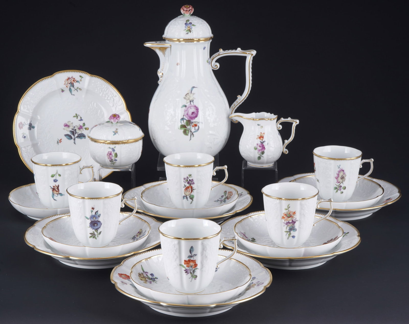 Meissen Gotzkowsky Woodcut Flowers coffee service for 6 persons 1st choice - 275th anniversary,: 21-piece porcelain, blue sword mark 1st choice, with special gold insignia - 275th anniversary of the blue sword mark from 1997, limited edition 01/50, certificate enclosed, decor no. 957596, painter'
