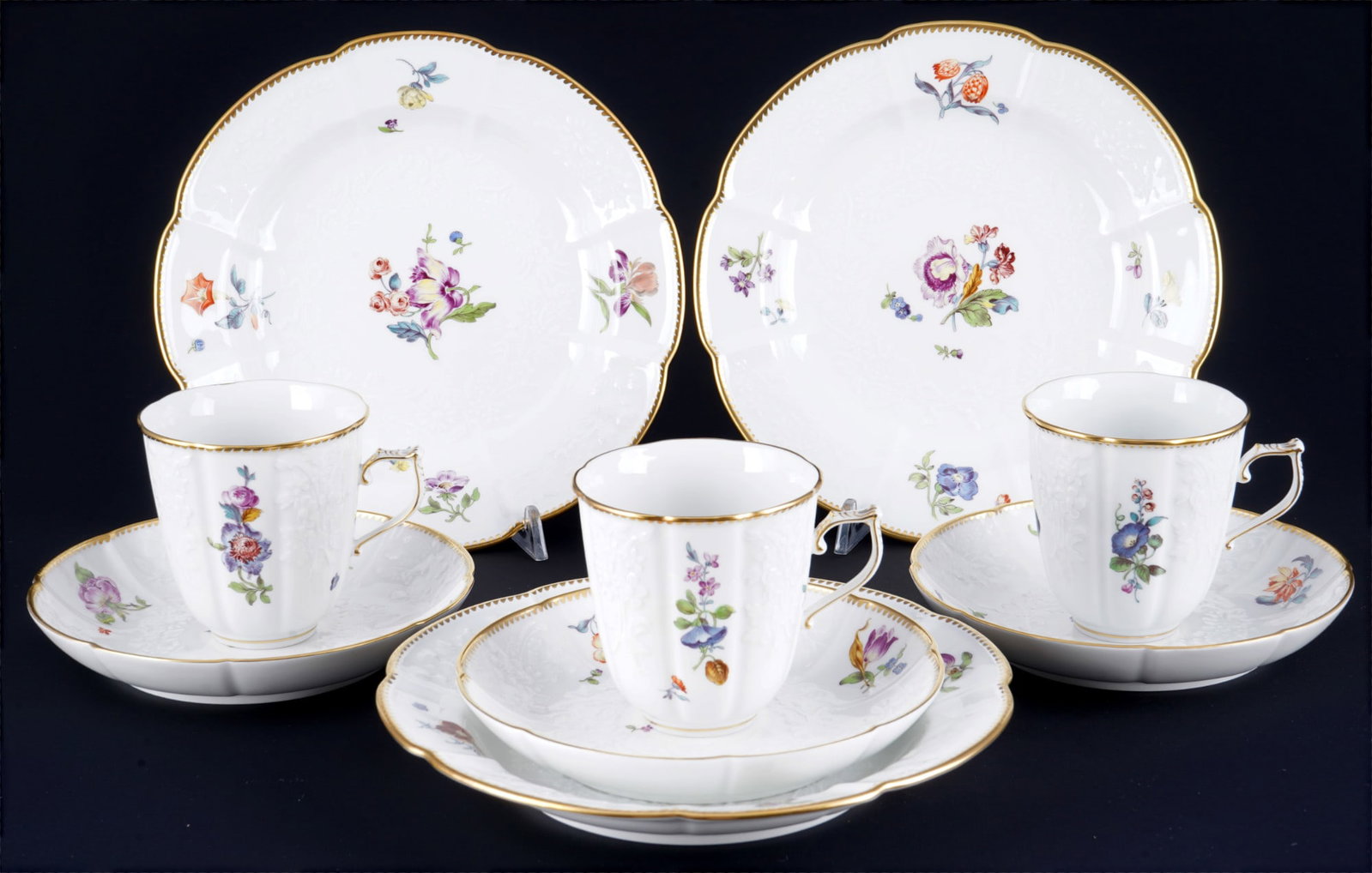 Meissen Gotzkowsky Woodcut Flowers 3 coffee place settings 1st choice - 275th anniversary,: 9-piece porcelain, blue sword mark 1st choice, with special gold insignia - 275th anniversary of the blue sword mark from 1997, limited edition of 50 pieces, decor no. 957597, decor Old Flower Paintin