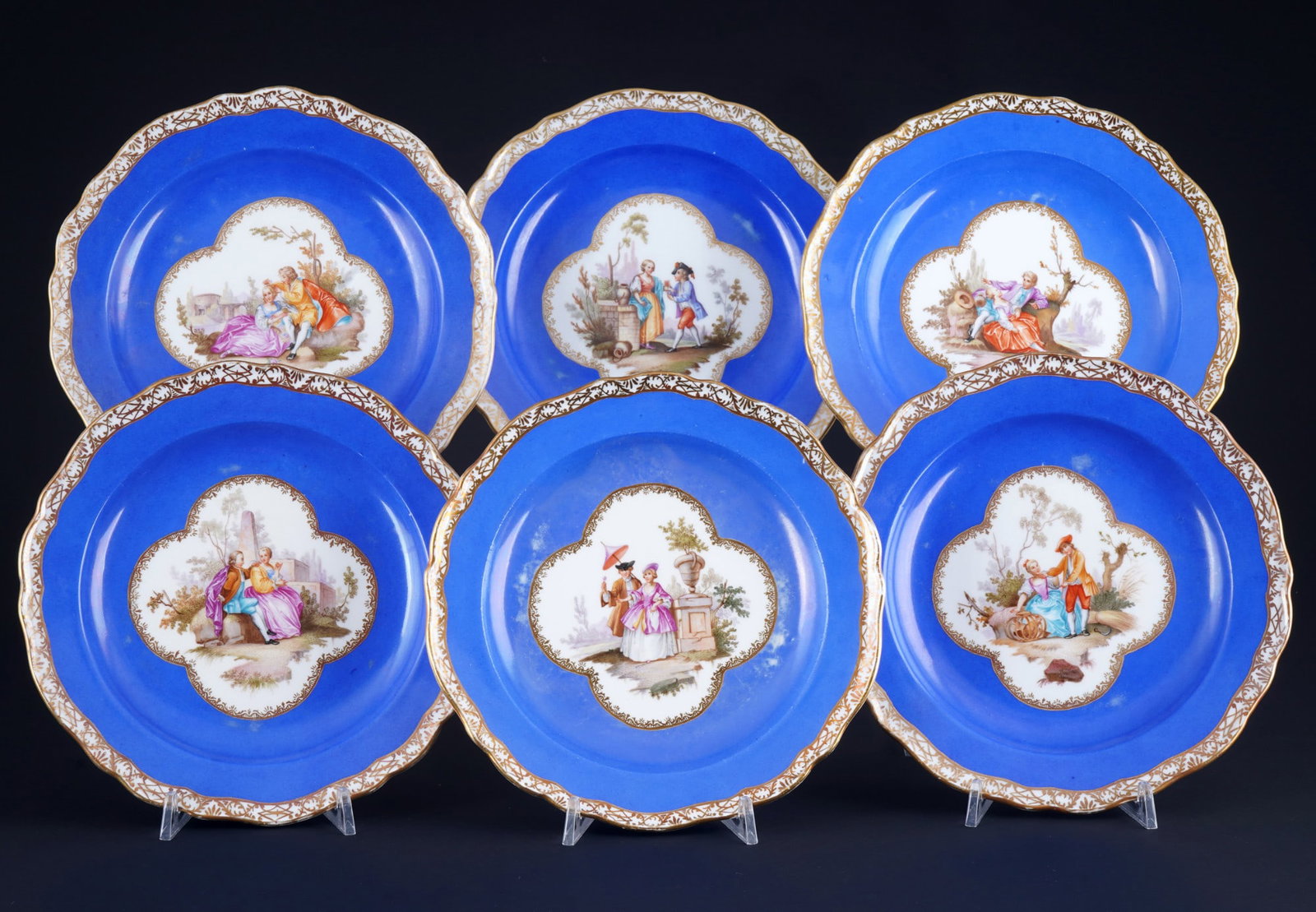 Meissen Watteau royal blue 6 splendid plates,: porcelain, blue sword mark with one grinding stroke, around 1850-1900, decor figurine scenery after Jean-Antoine WATTEAU (1684-1721), plate flag and mirror partially set in royal blue, filigree gold o