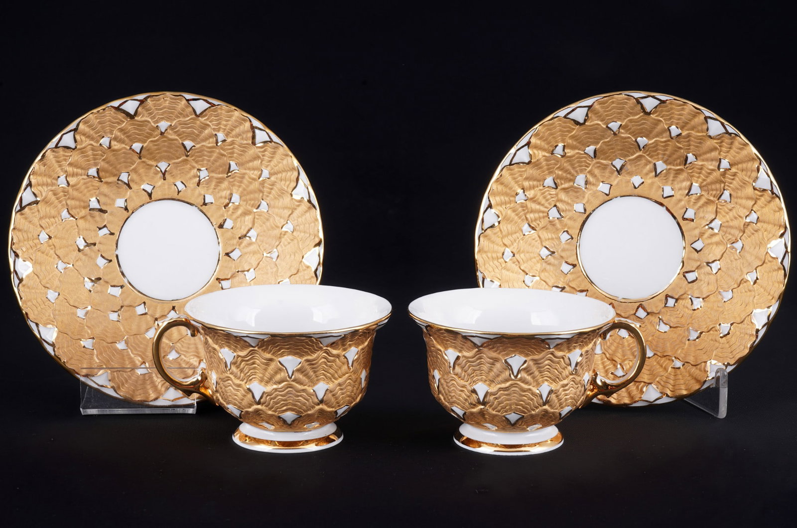 Meissen splendid mocha cups pair with golden shell relief 1st choice, (1 of 5)