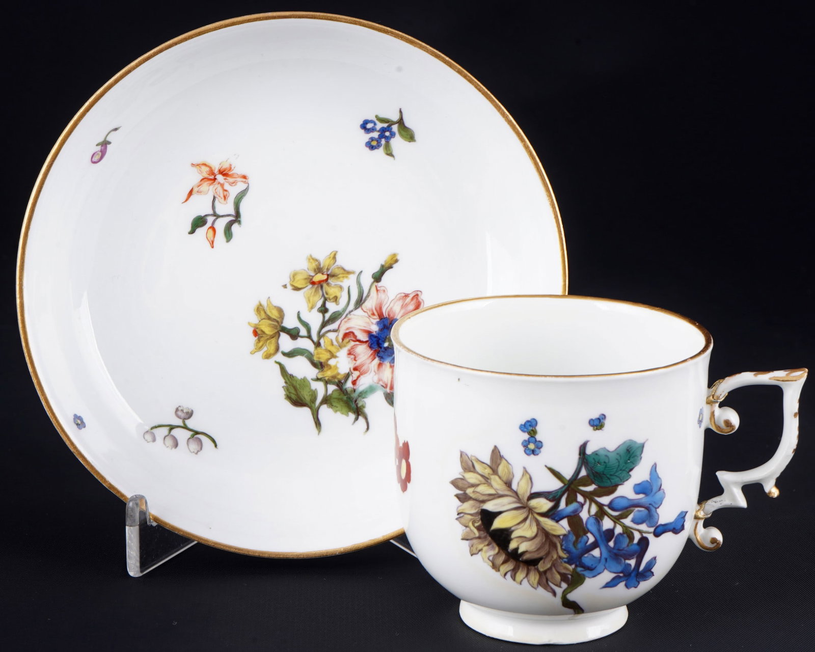 Meissen 18th century, cup with floral painting, first choice. (1 of 5)