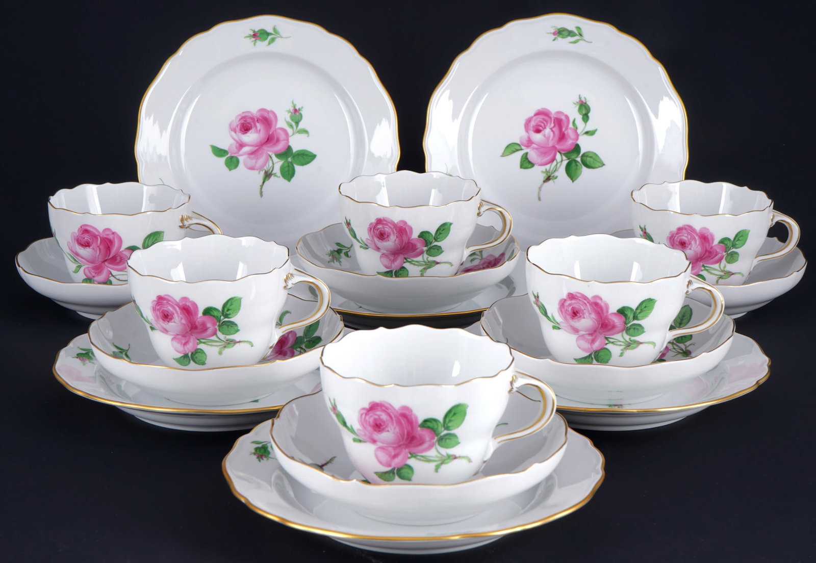 Meissen Red Rose 6 coffee place settings,: porcelain, blue sword mark with two grinding strokes 2nd choice, decor Red Rose, 6x coffee cups H 6.5 cm x D 9 cm, 6x saucers D 14 cm, 6x dessert plates D 18 cm