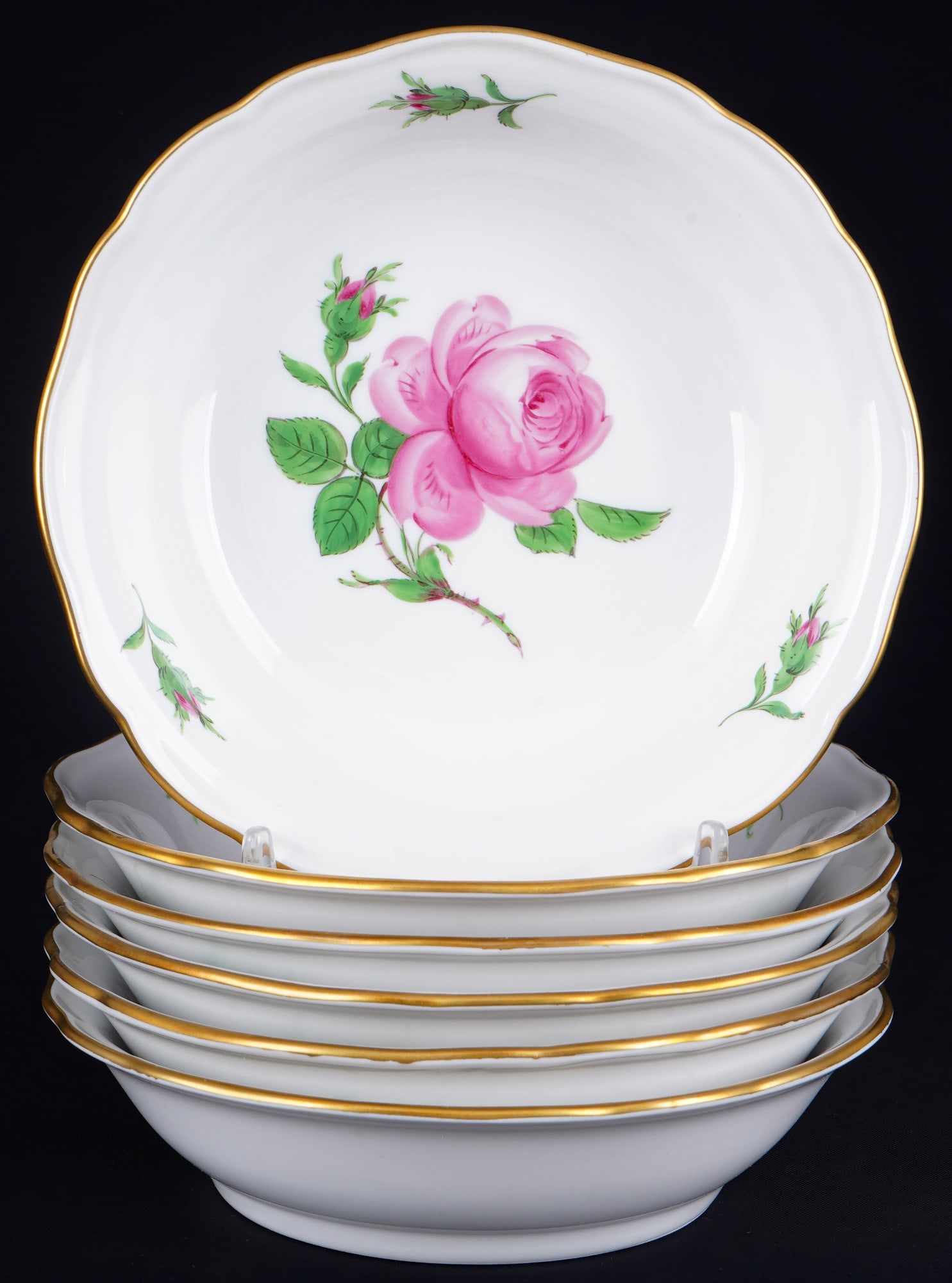 Meissen Red Rose 6 dessert bowls,: porcelain, blue sword mark with two grinding strokes 2nd choice, decor Red Rose, 6 pieces, 6x H 3.5 cm x D 14.5 cm