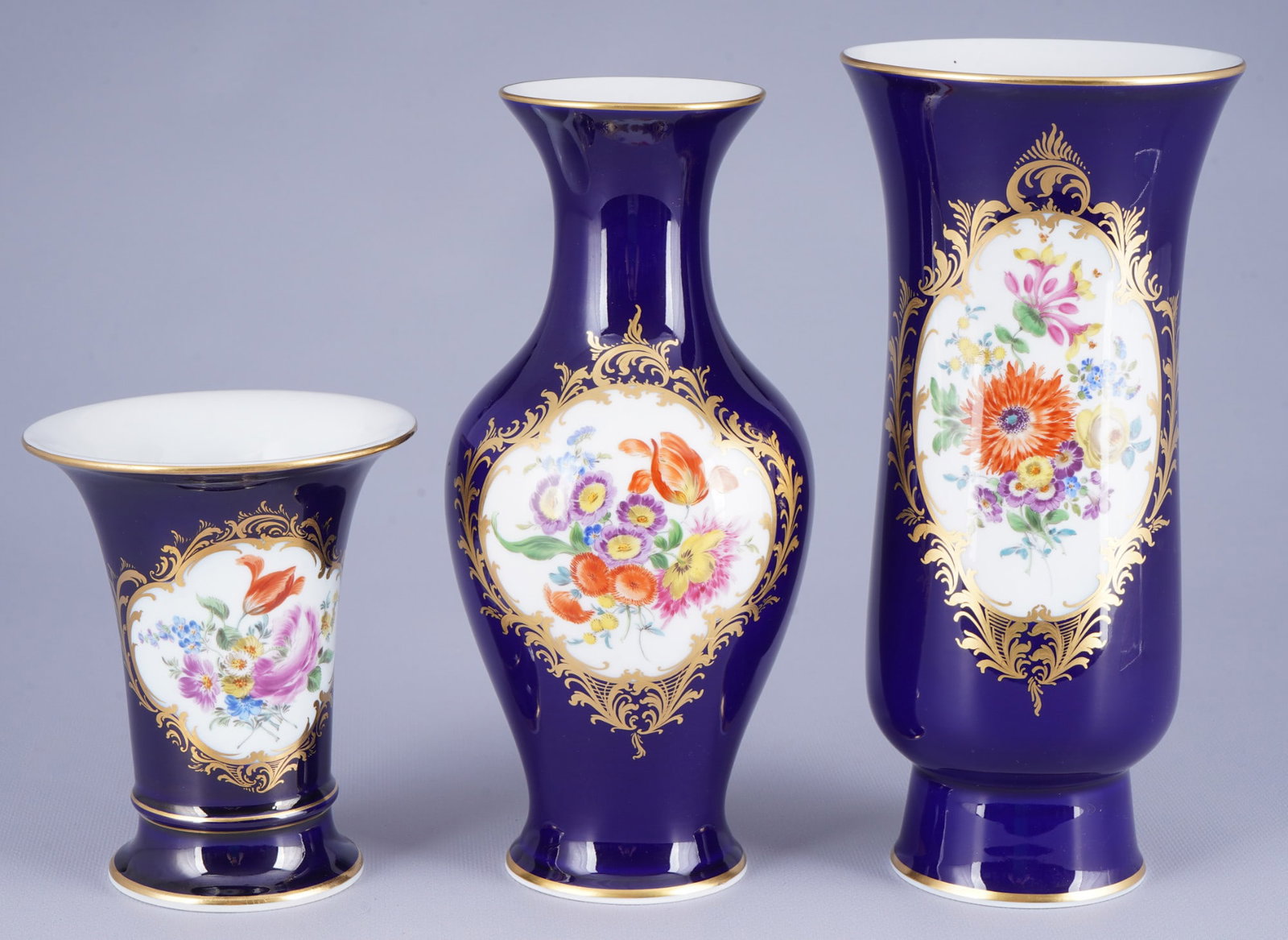 Meissen Flower Bouquet royal blue 3 splendid vases, (1 of 9)