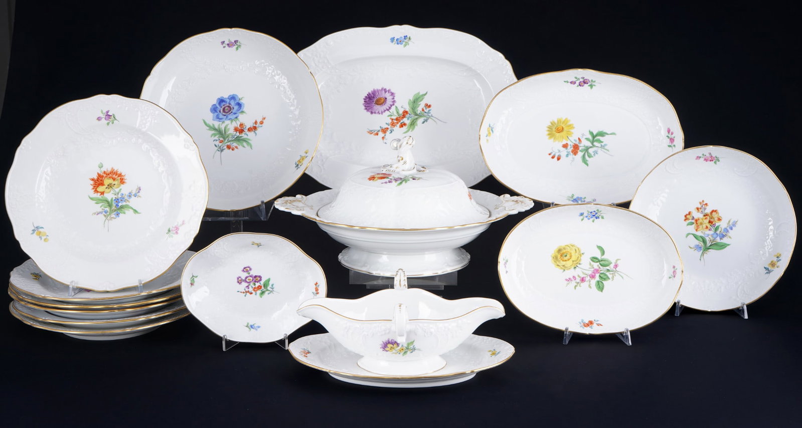 Meissen Flowers New Marseille dinner service for 6 persons, (1 of 6)