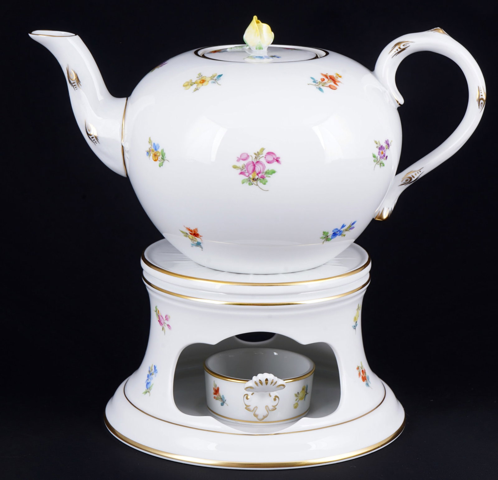 Meissen Strewn Flowers tea pot on warmer 1st choice (1 of 7)