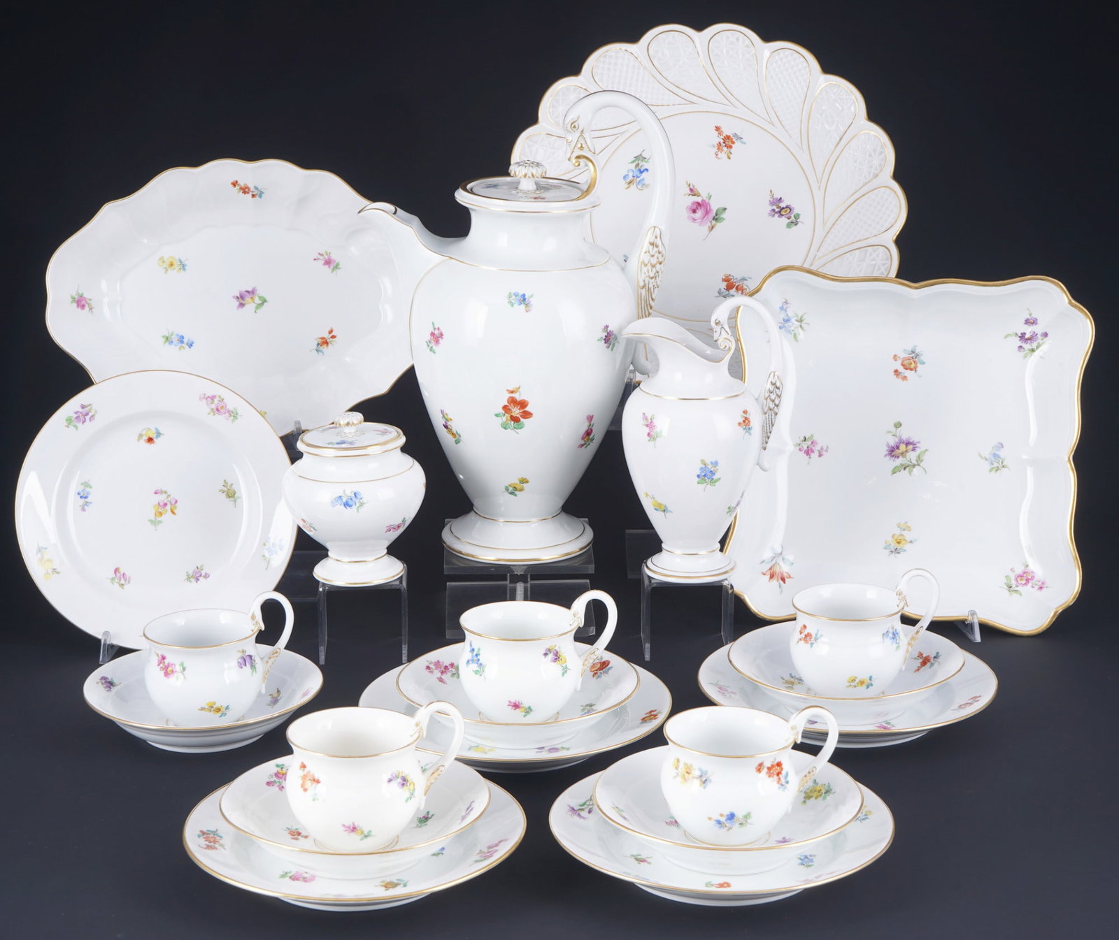 Meissen Strwen Flowers Swanneck coffee service for 5 persons 1st choice, (1 of 9)
