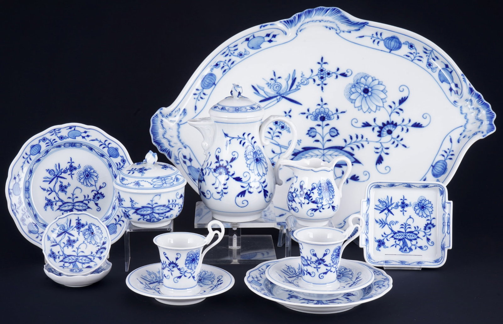 Meissen Blue Onion mocha tete-a-tete, (1 of 8)