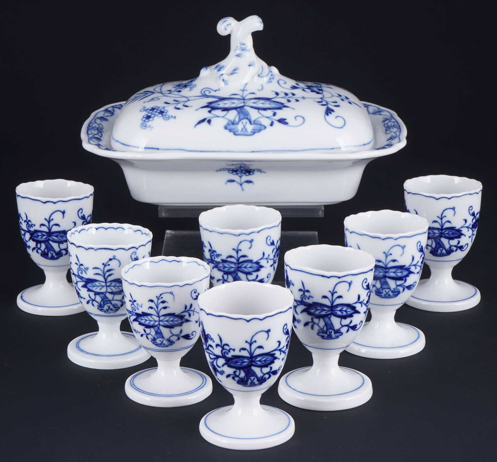 Meissen Blue Onion 8 egg cups with butter dish, (1 of 5)