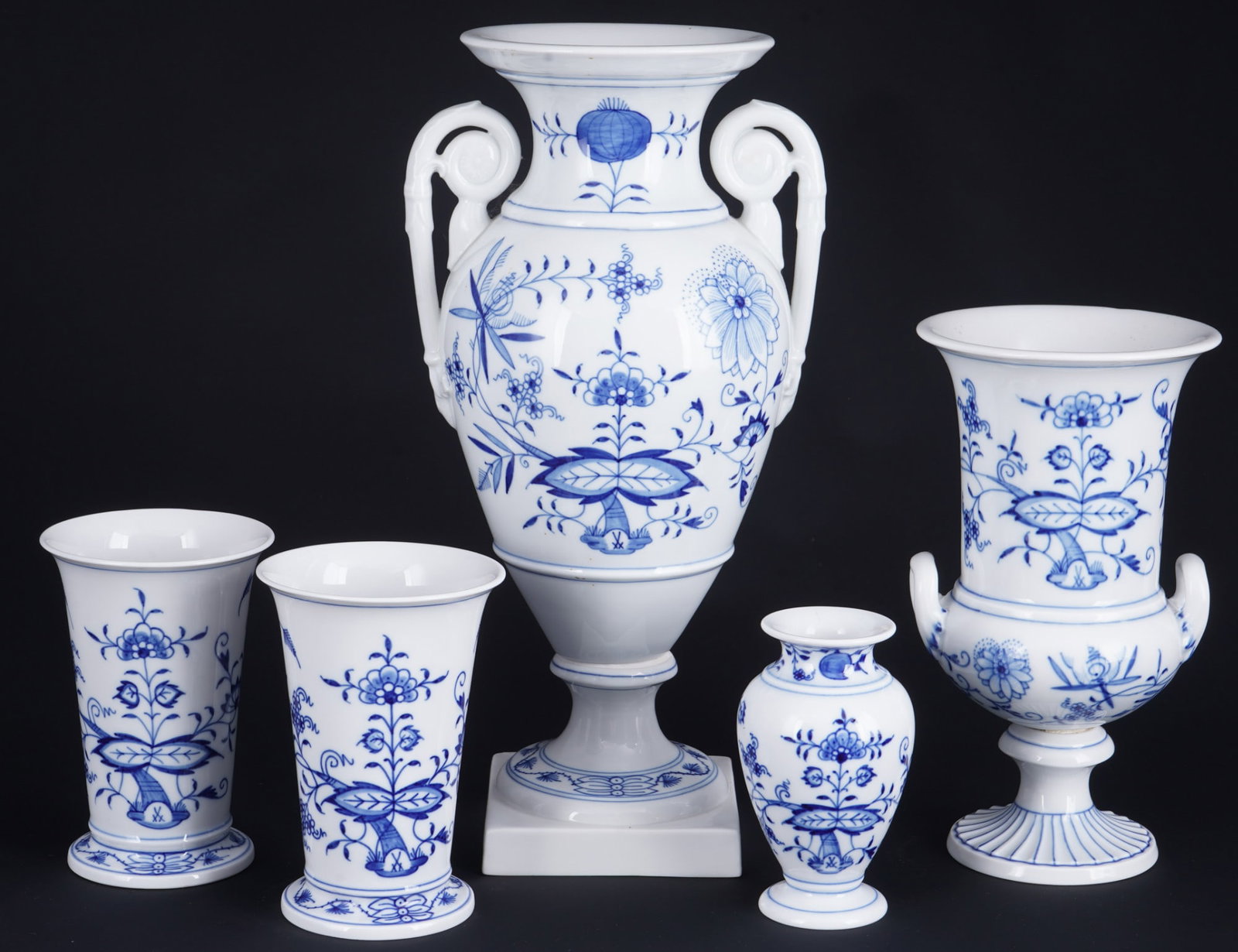 Meissen Blue Onion 5 decorative vases, (1 of 7)