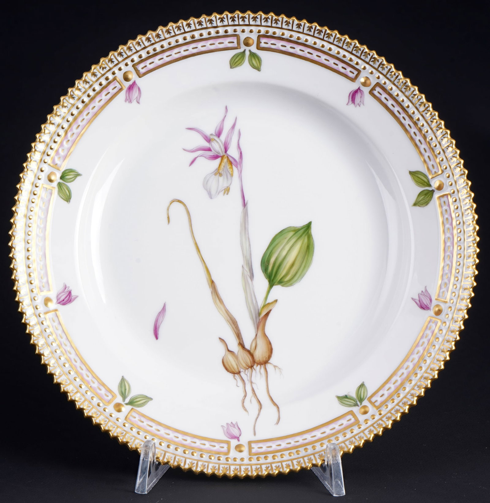 Royal Copenhagen Flora Danica dessert plate 3573, (1 of 3)